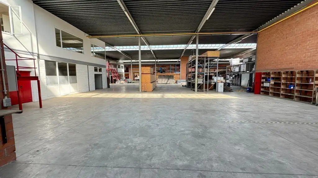 Magazijn met kantoren te huur vlakbij A12 in Wilrijk foto 12
