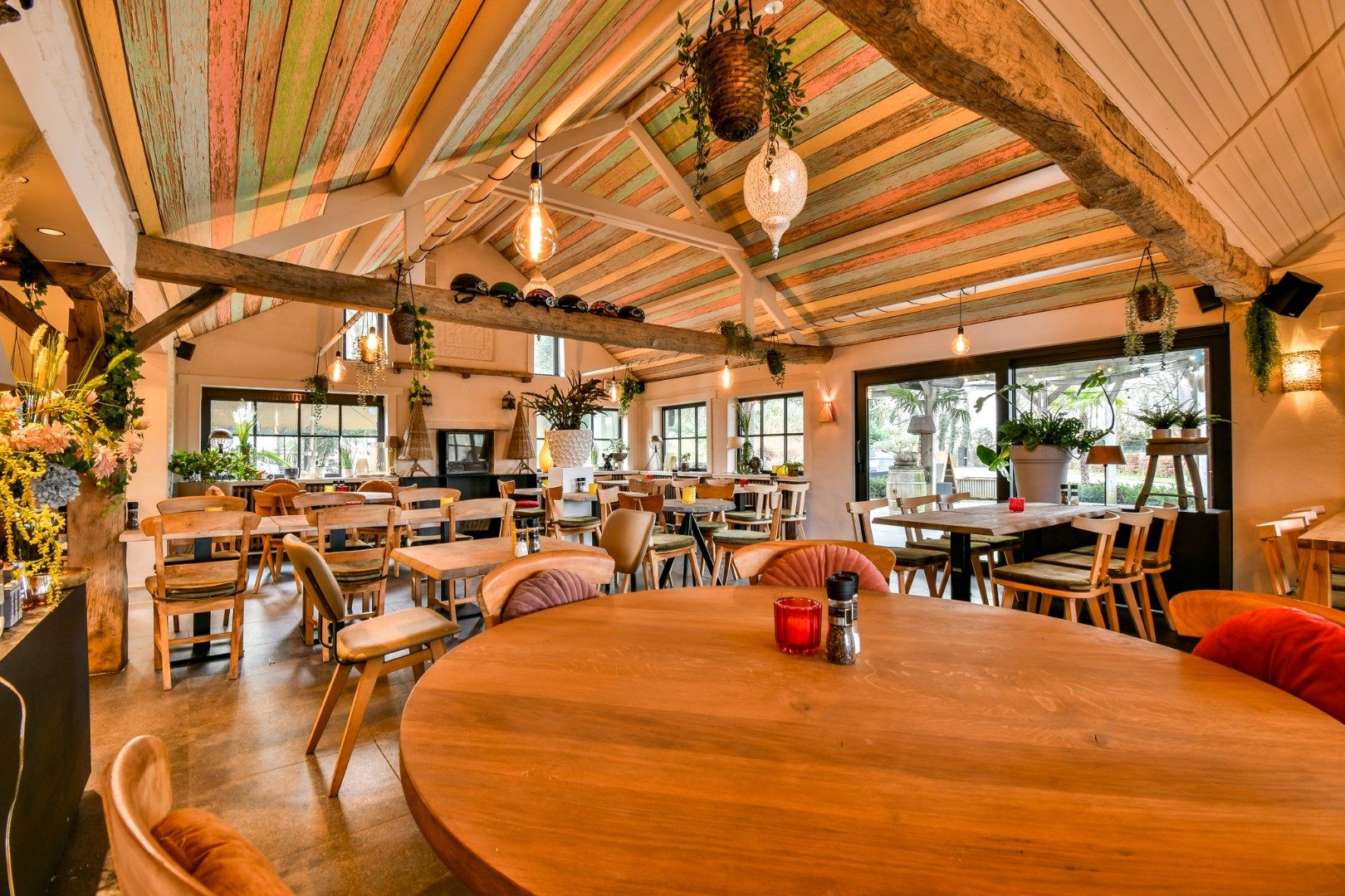 Exclusief domein met restaurant/feestzaal en luxueuze woning op 5 Ha te Torhout foto 4