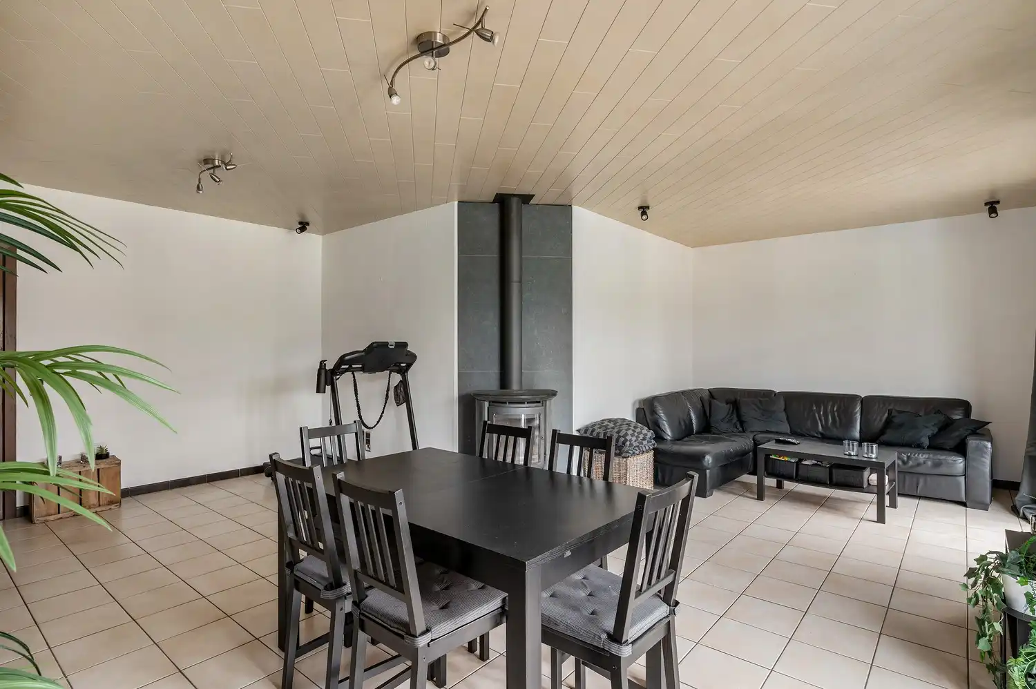 TE KOOP | Ruime halfopen bebouwing met tuin in Booischot. foto 6