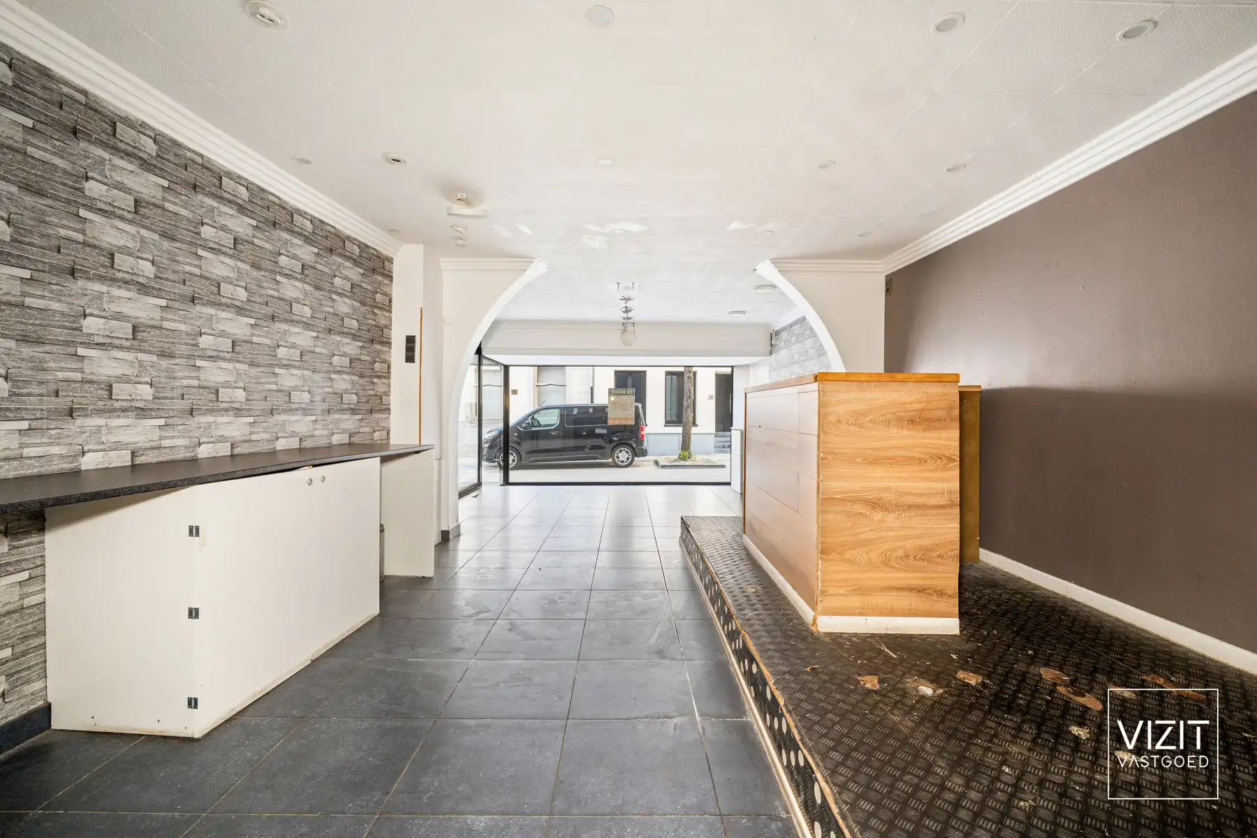 Handelshuis met woonst en ontwikkelingsmogelijkheden foto 3