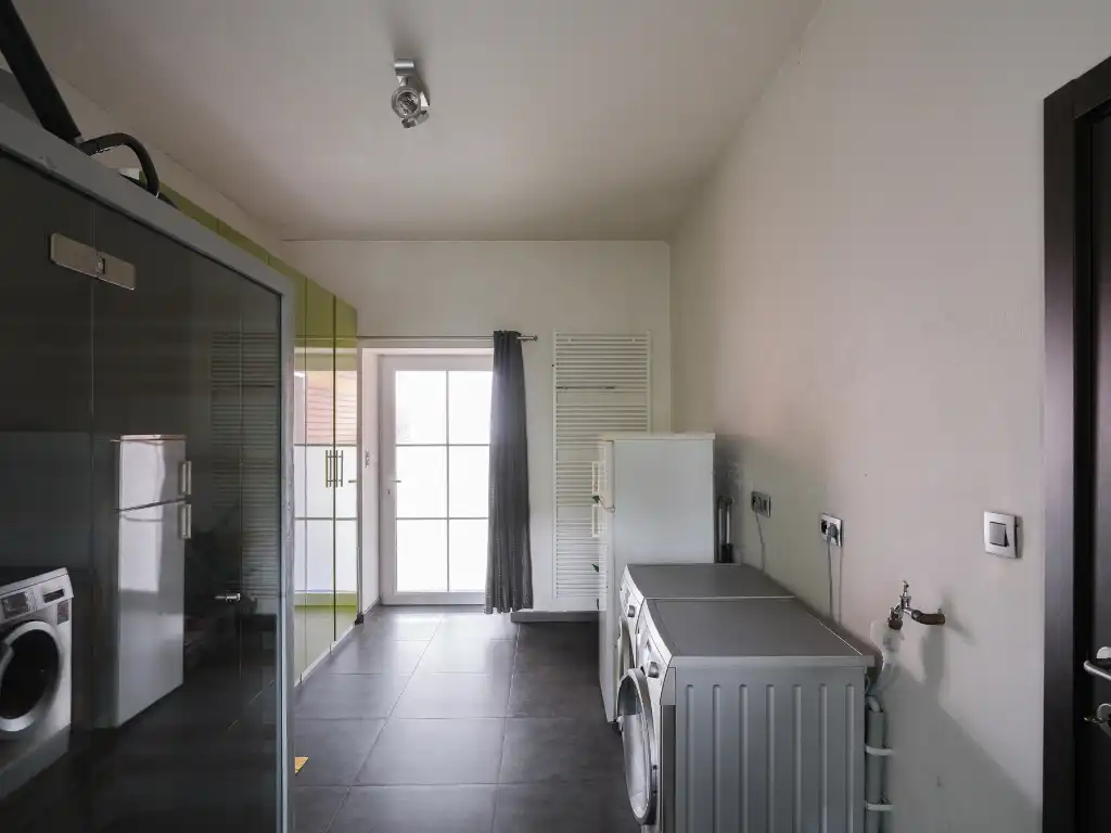 Ruime woning met drie slaapkamers en polyvalente ruimte in het historisch centrum, met zicht op het water. foto 23