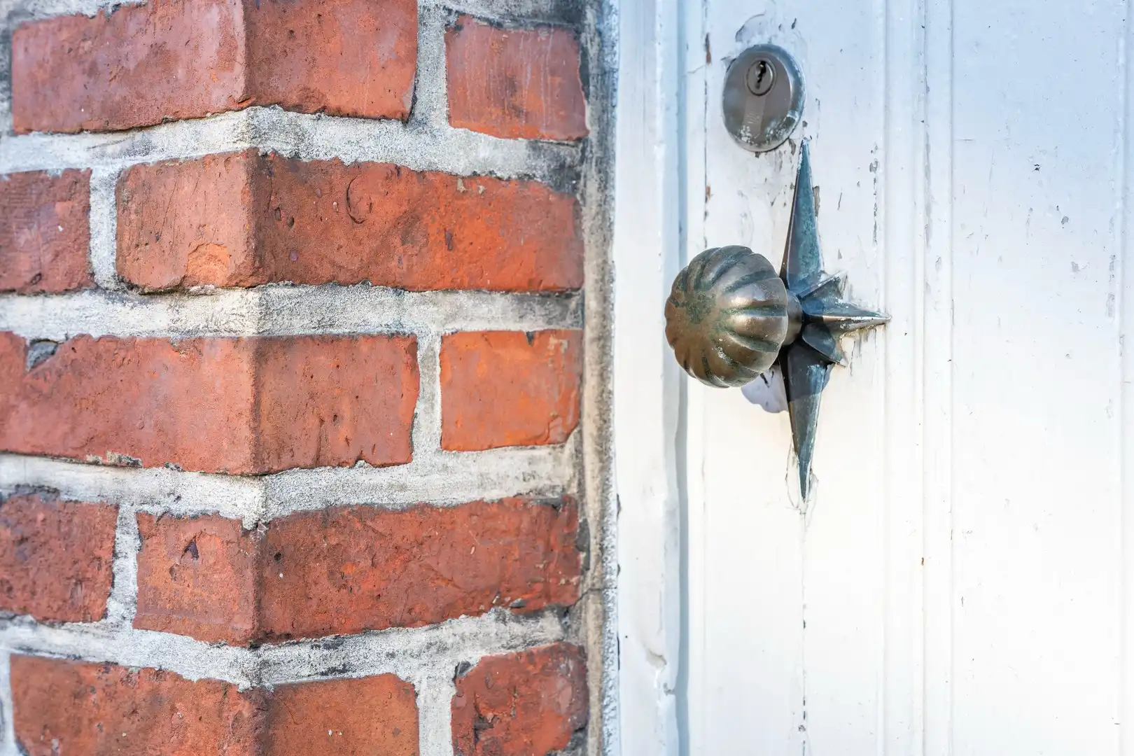 Te renoveren woning met tuin foto 2