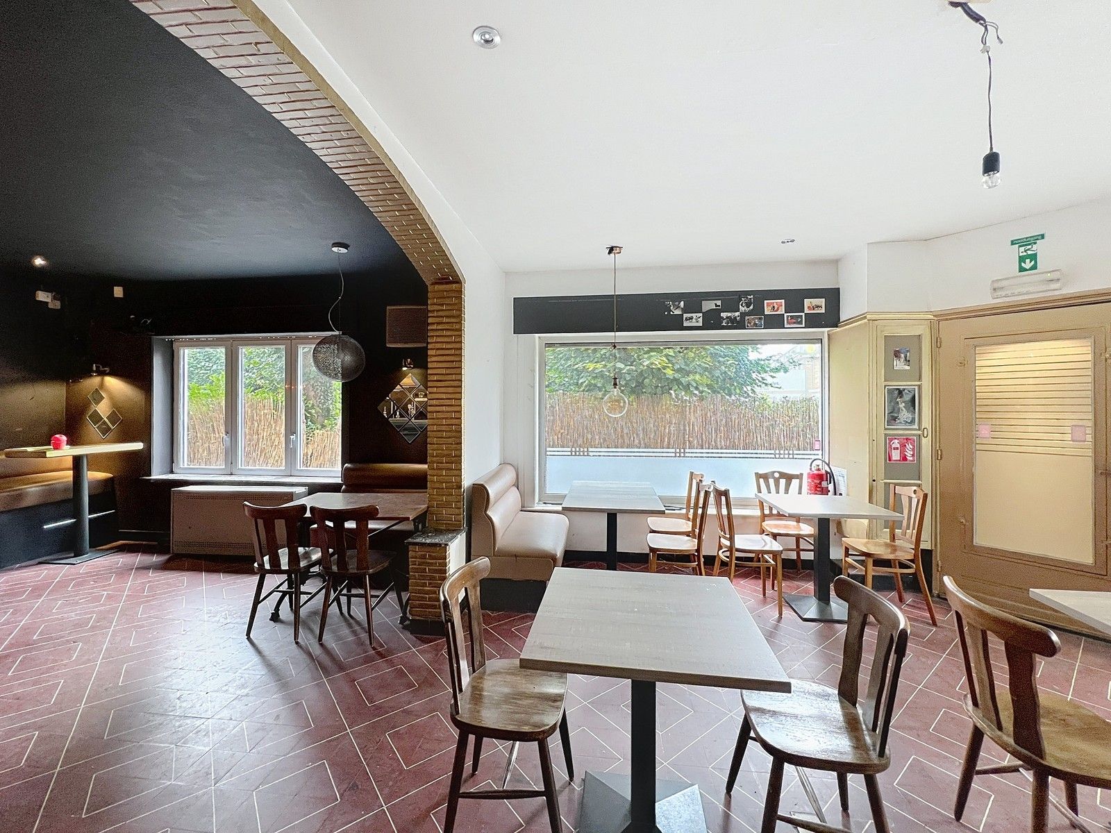 HORECA-pand met WOONST aan secundaire school (VTI & SJI Tielt) én naast het CLB. Dé ideale locatie voor uw (jongeren) café of broodjesbar ! foto 7