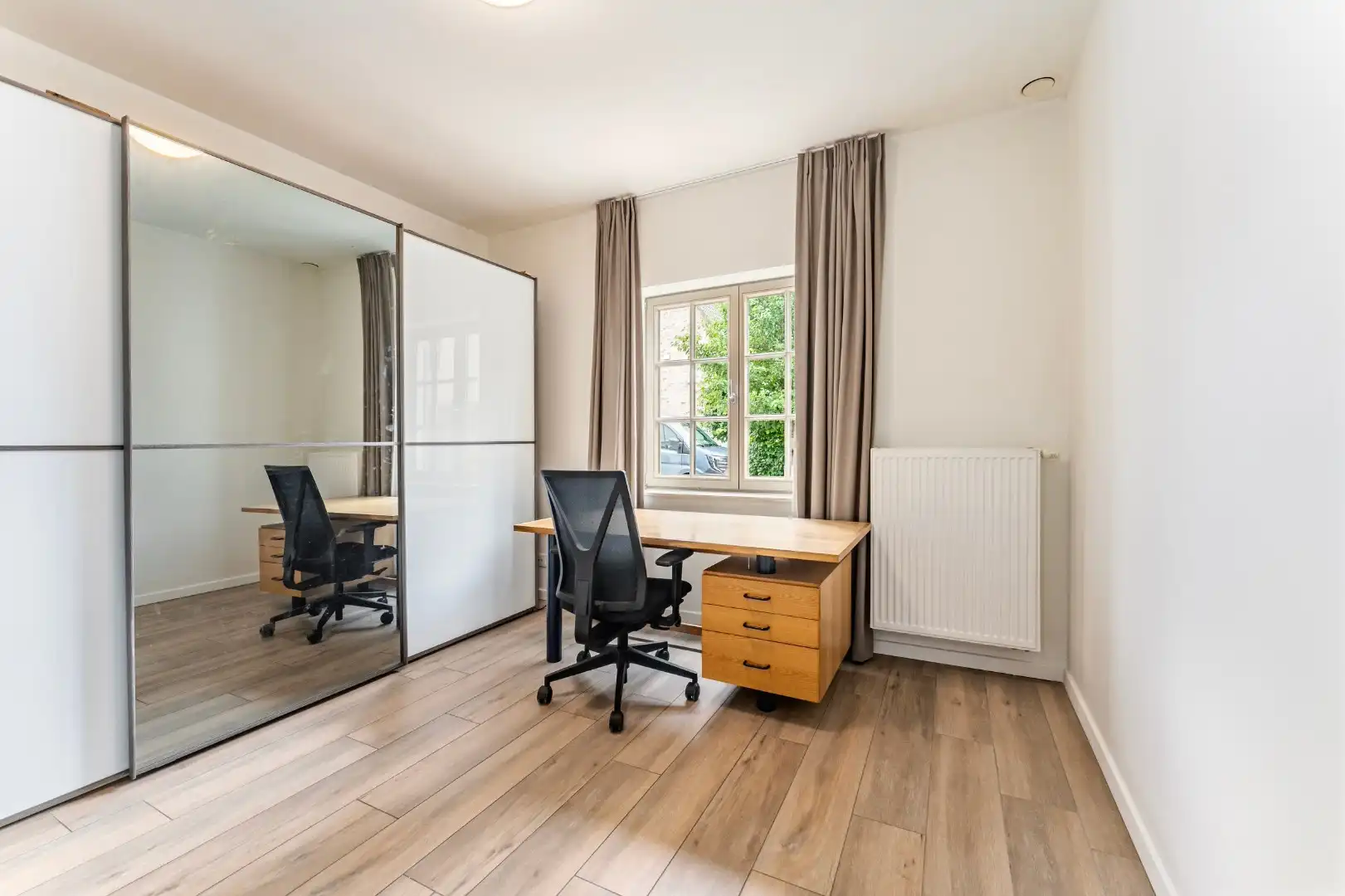 Exclusief gerenoveerde vrijstaande villa in rustige en residentiële omgeving foto 19