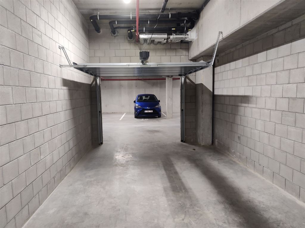 Recent appartement met garagebox foto 18