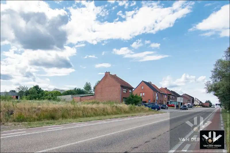 Interessante projectgrond met Zuidwest gerichte oriëntatie van 28 aren 16 centiaren op centrale locatie in Diepenbeek met mogelijkheid tot verkaveling naar drie halfopen bebouwingen of de bestaande oude verkaveling te gebruiken van 1 HOB en 1 Open Bebouwing! foto 8