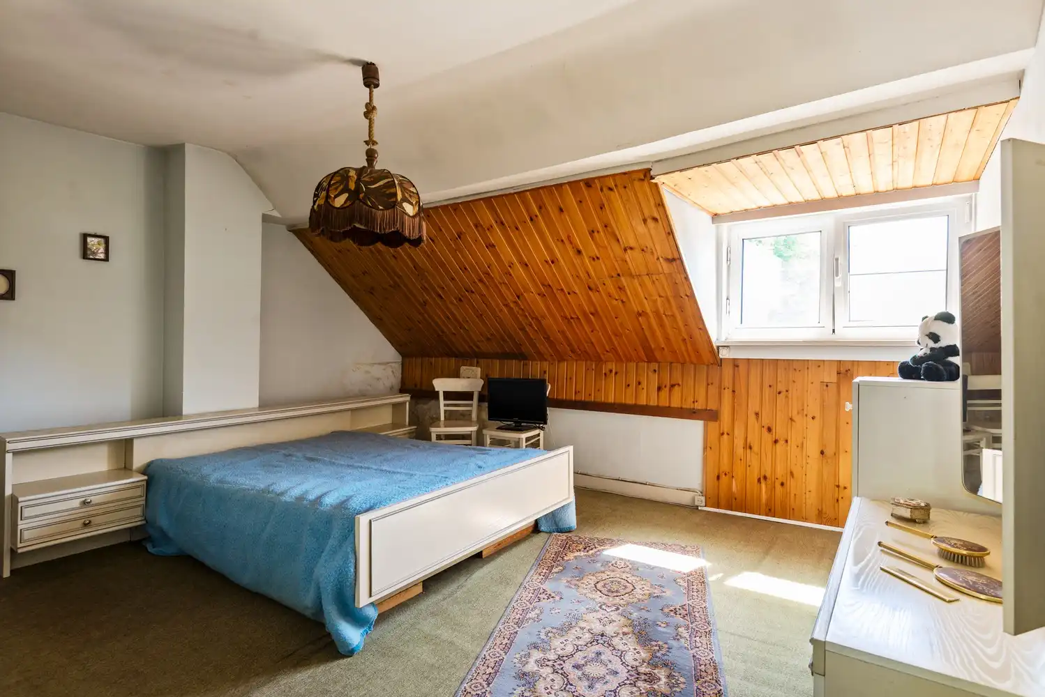 Te renoveren huis met 3 slaapkamers, garage en tuin in Wijnegem foto 12