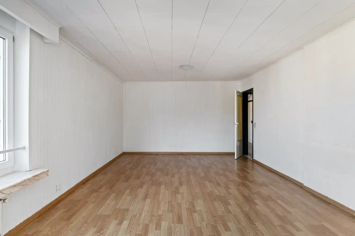 Lichtrijk appartement met 2 slaapkamers en ondergrondse parkeerplaats foto 9