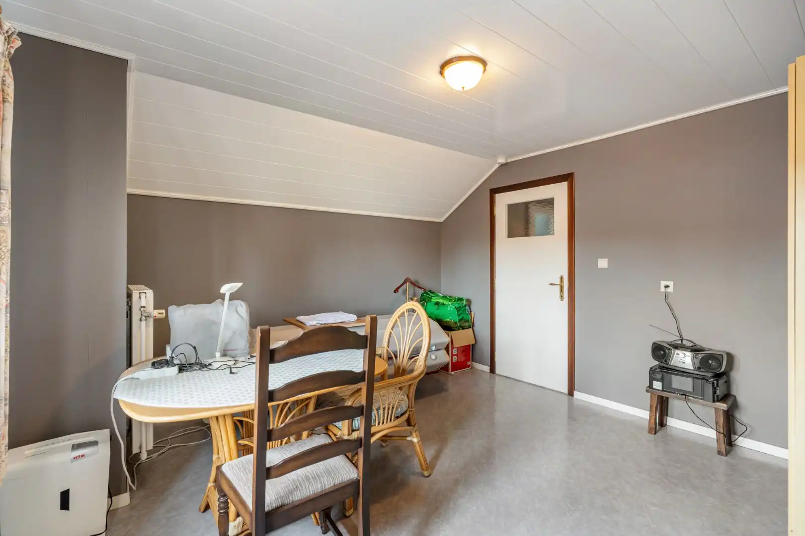 Verzorgde gezinswoning op een perceel van 9a08ca, gebouwd in 1988 op een rustige locatie nabij het centrum van Neeroeteren!  foto 33