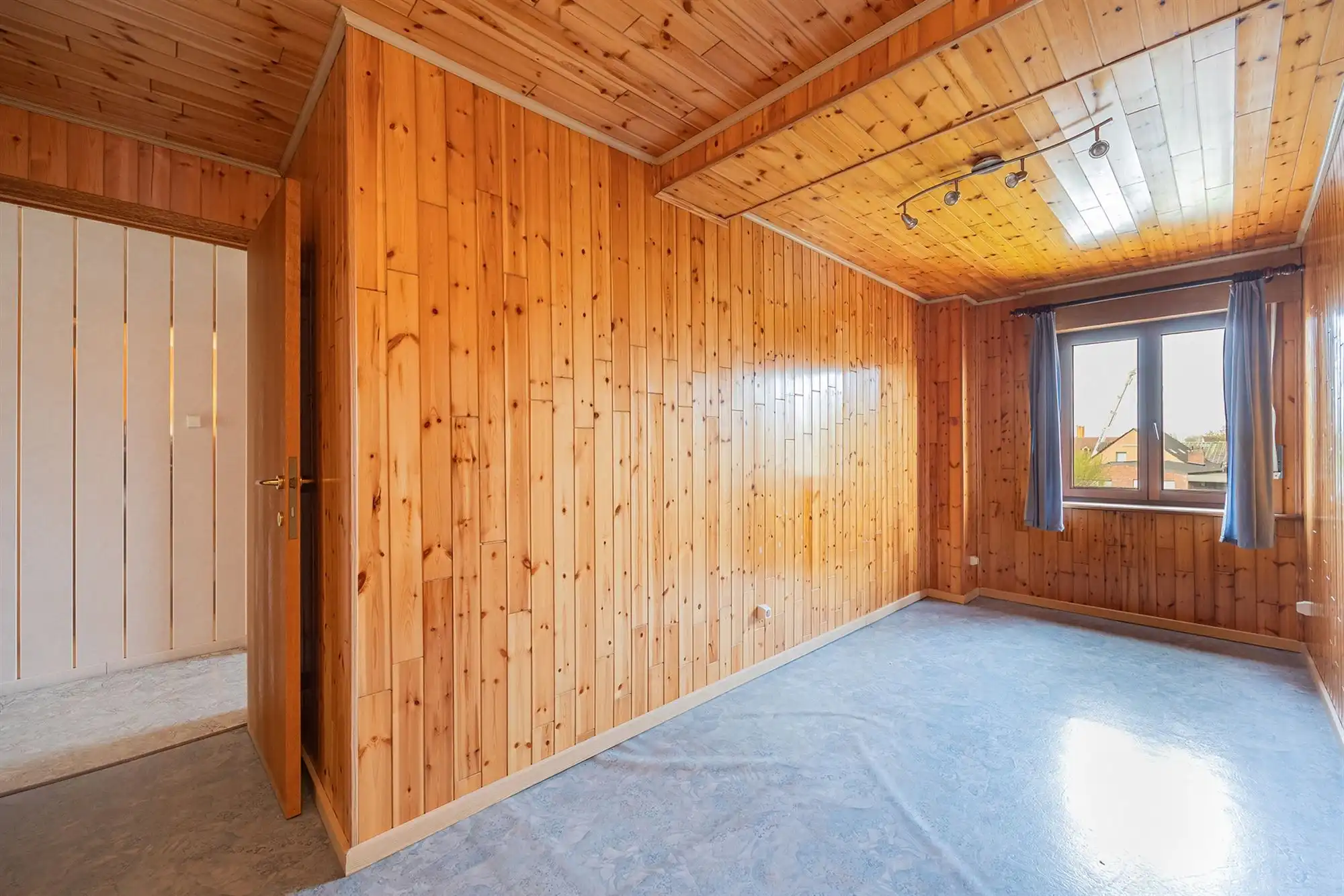 Gezinswoning met drie slaapkamers, garage en tuin foto 16