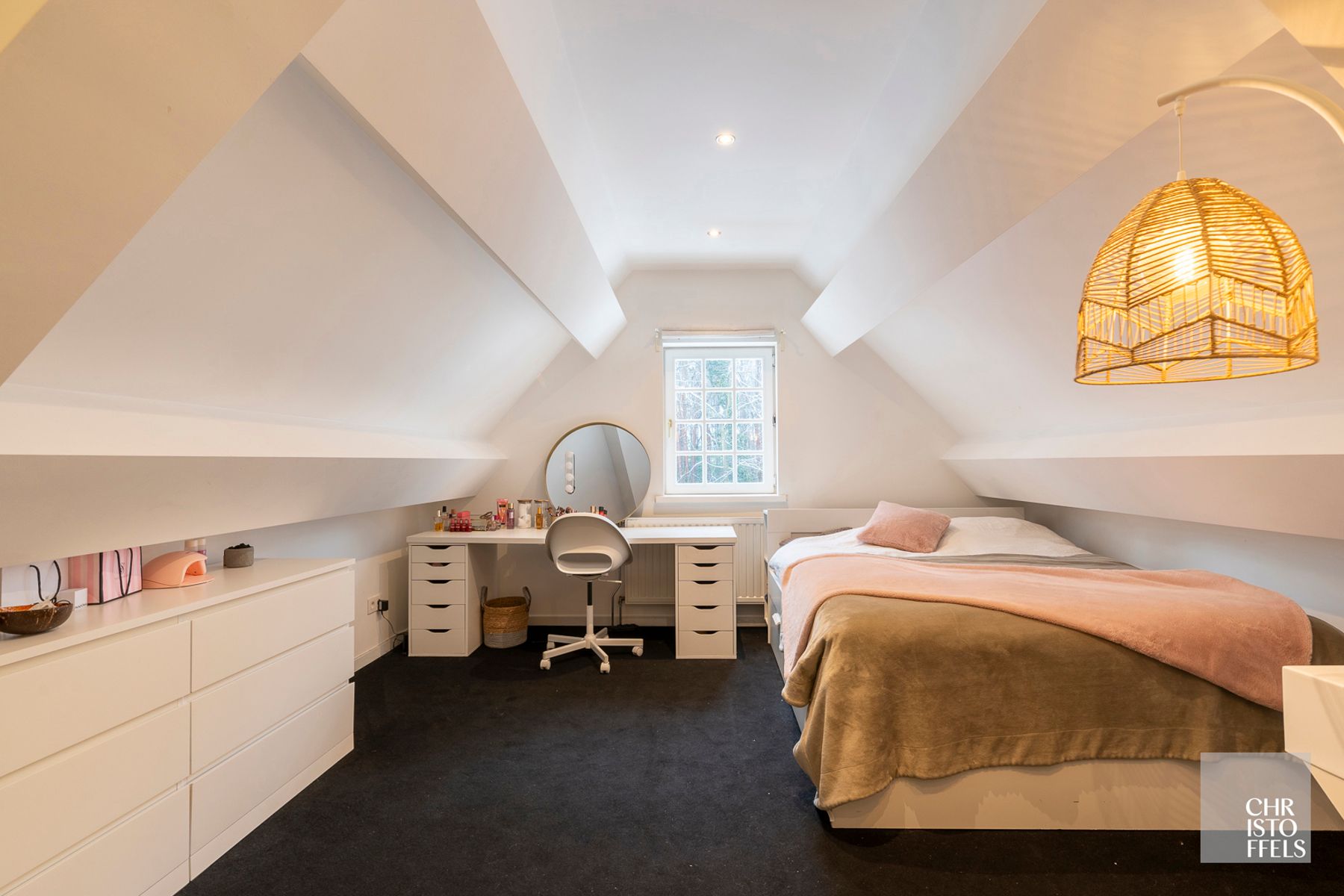 Charmante  op te frissen villa met oprijlaan, verscholen in het groen op een perceel van 1.694m² foto 12