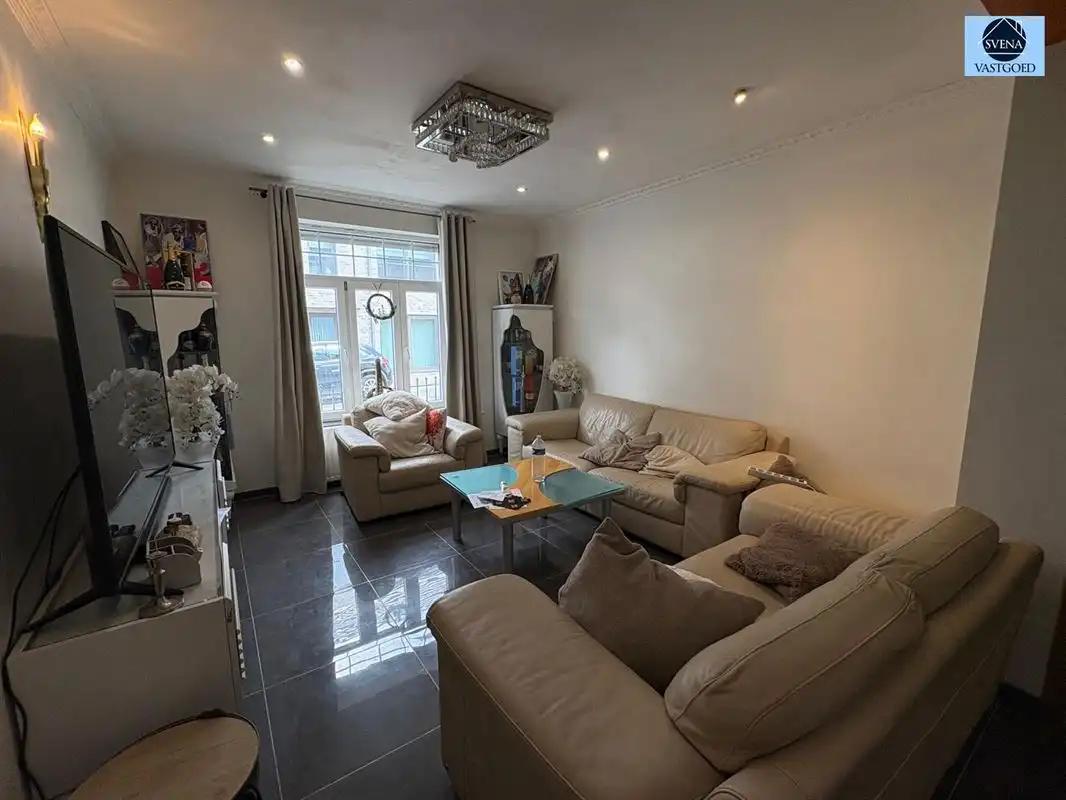 KARAKTERVOLLE WONING IN DE DORPSKERN VAN IDEGEM foto 2