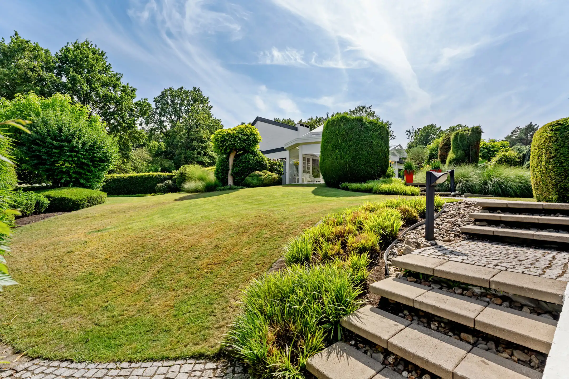 Verrassend eigentijdse woning inclusief bouwgrond foto 7