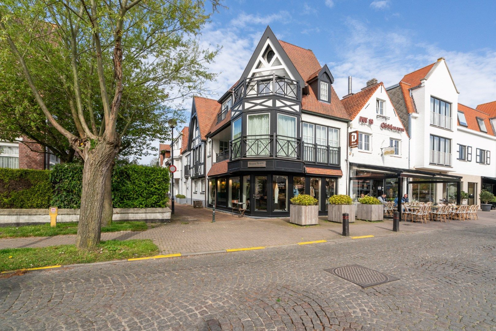 Luxe villa-appartement met aangenaam terras in hartje Oud Zoute  foto 1