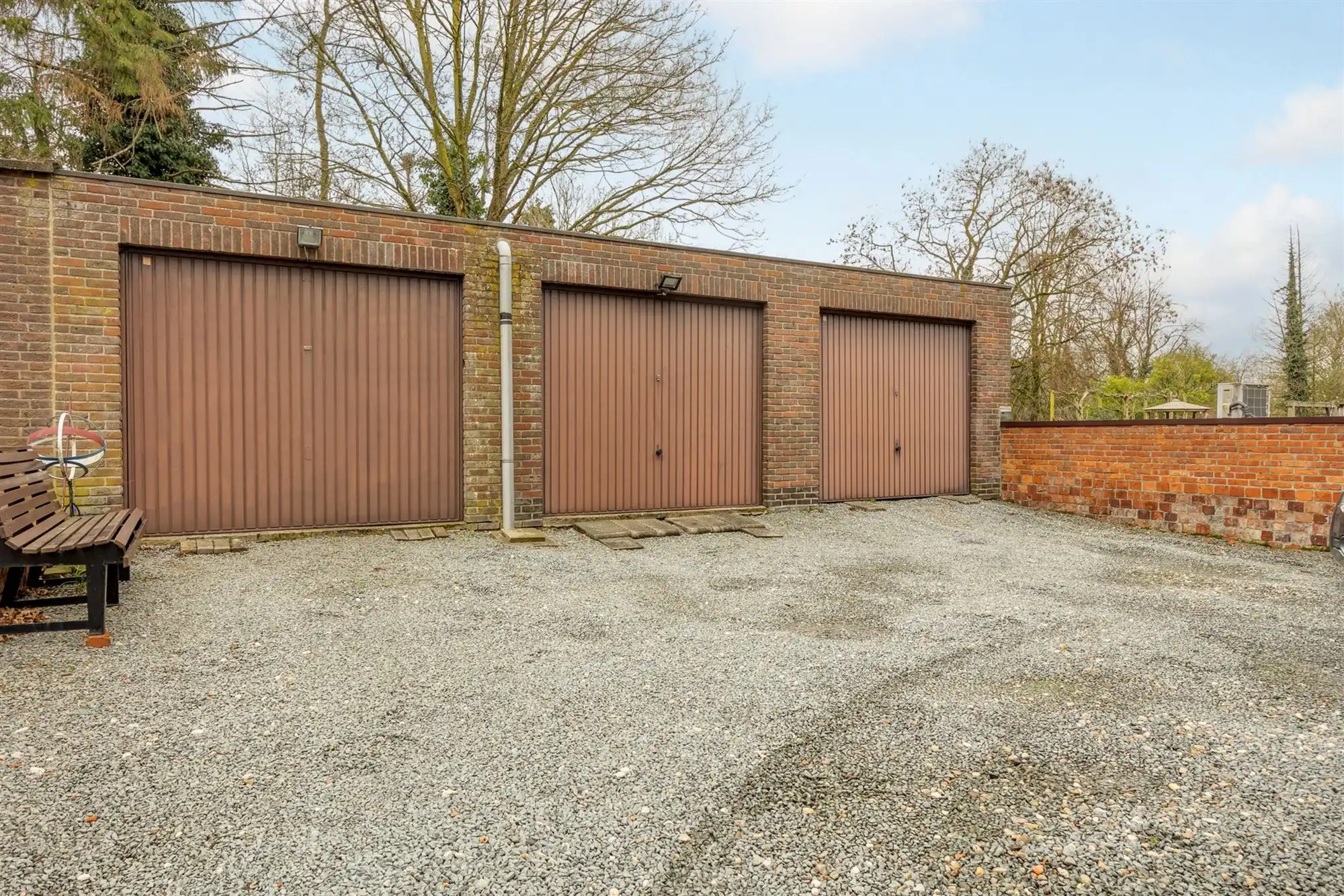 Instapklaar appartement met terras en garage foto 17