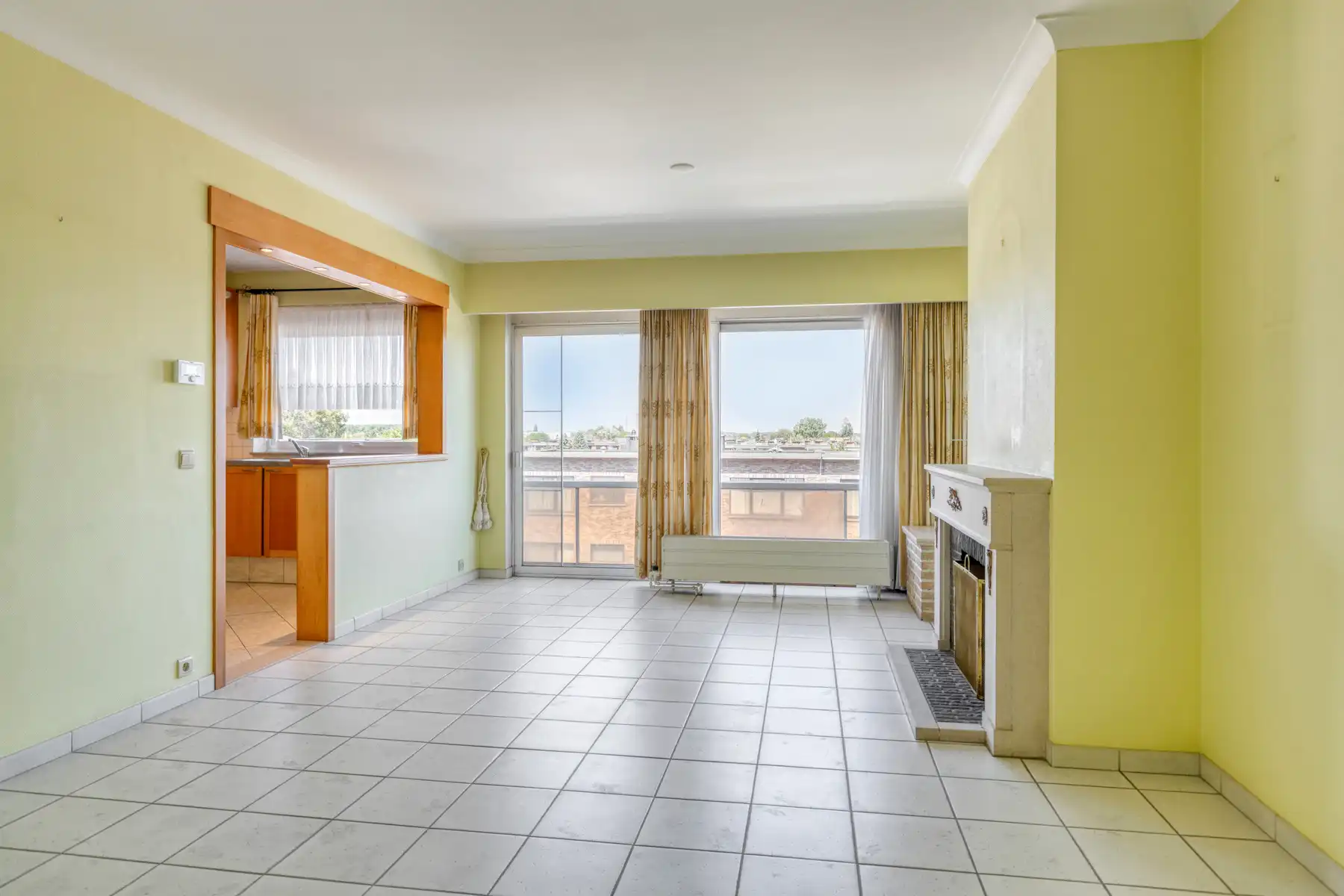 Ruim appartement met 2 slaapkamers en 2 terrassen. foto 4