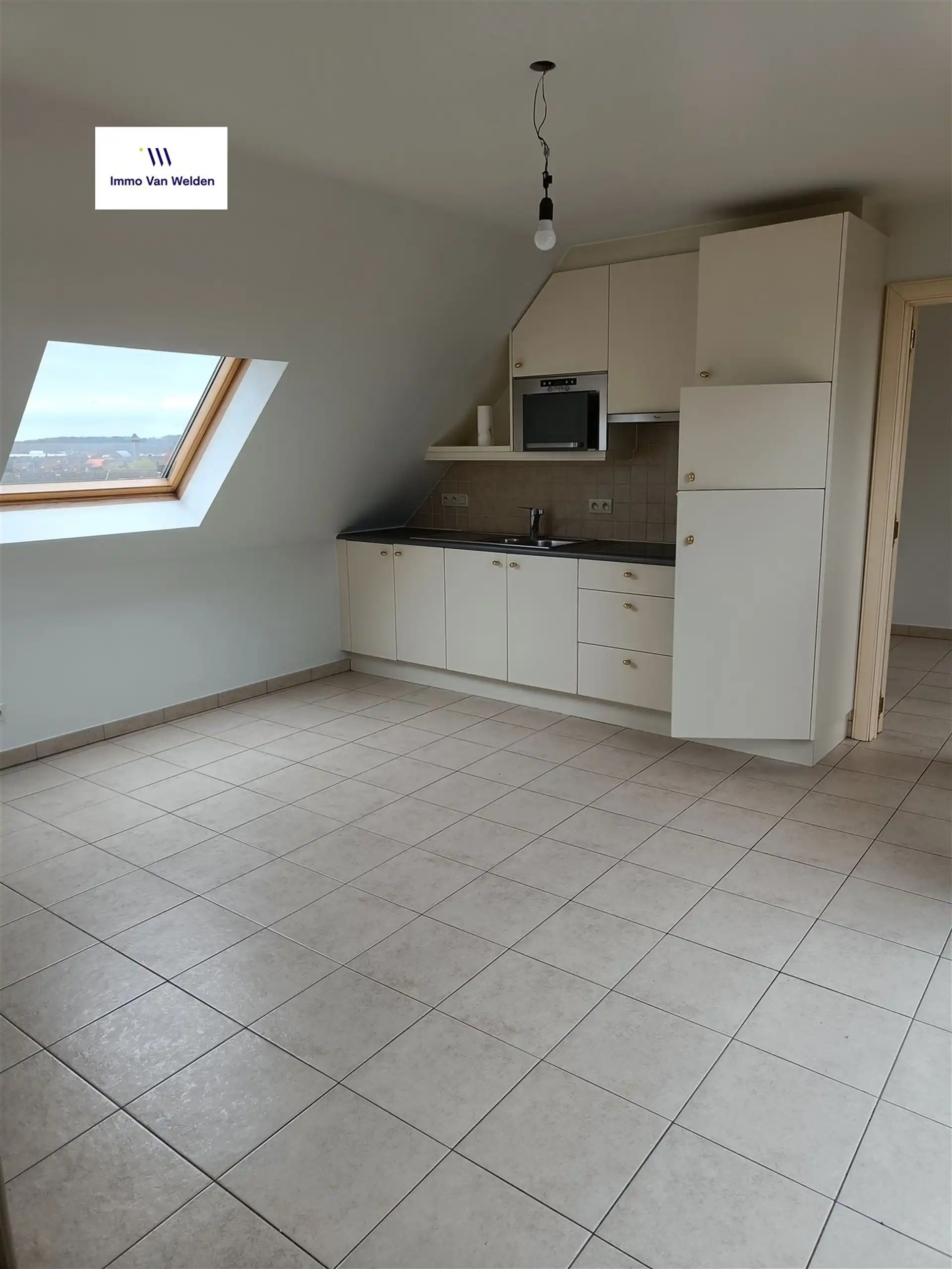 Appartement op vierde verdieping nabij centrum Oudenaarde met zonnig terras foto 4