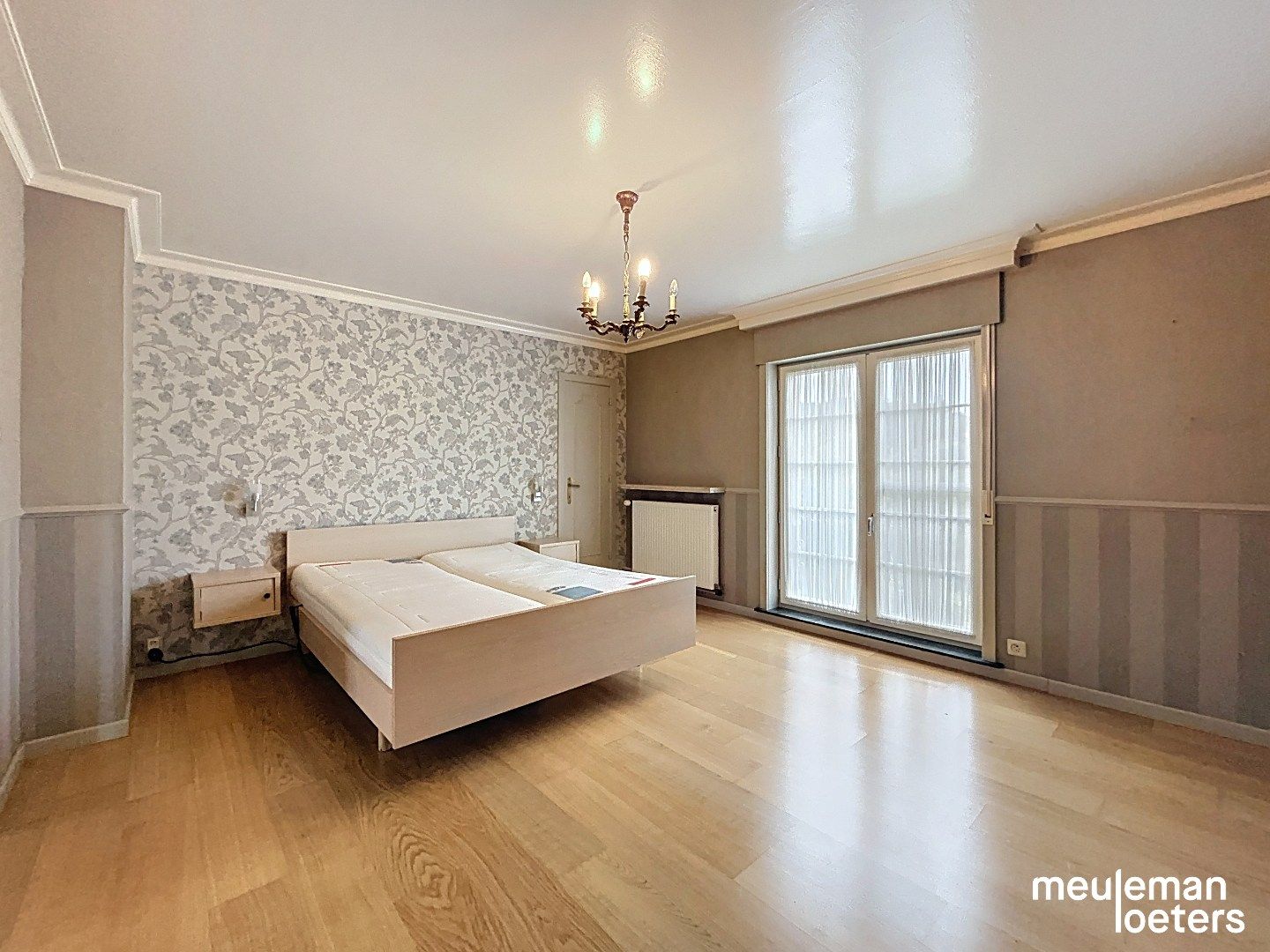 Ruime gezinswoning met garage foto 9