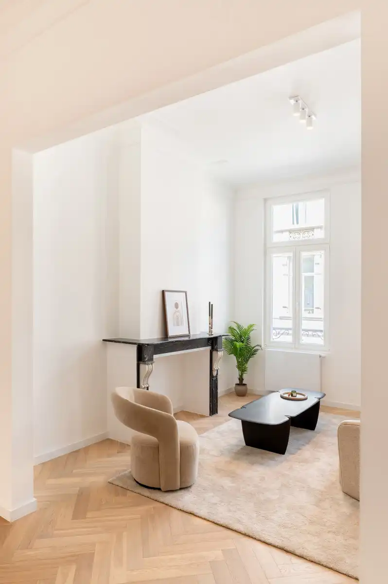 Appartement vol authentieke charme nabij de Dageraadplaats foto 5