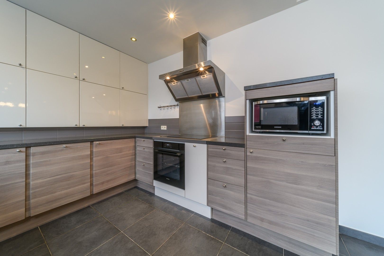 Prachtig loftappartement met 3 slaapkamers op zeer centrale locatie te Geraardsbergen foto 8