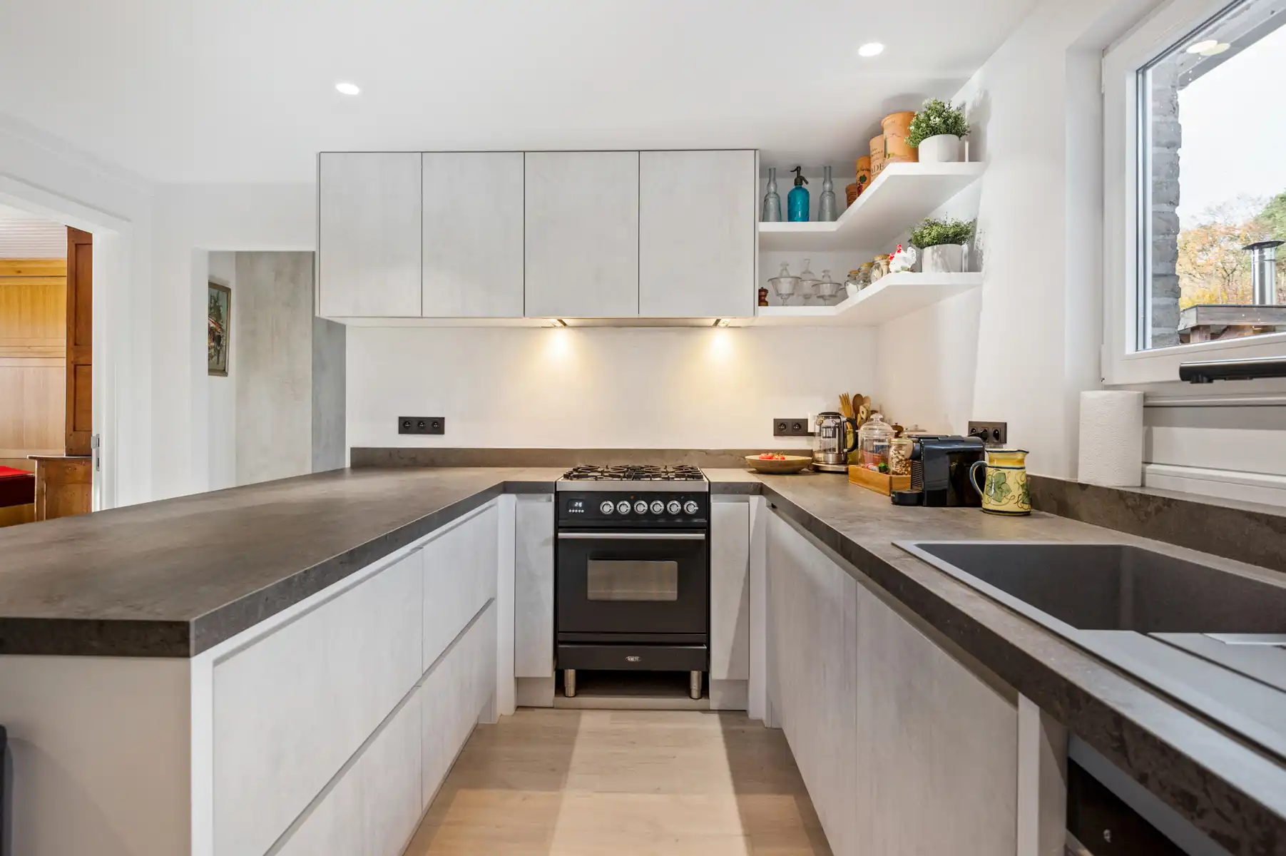 Instapklare woning gelegen in een doodlopende straat foto 7