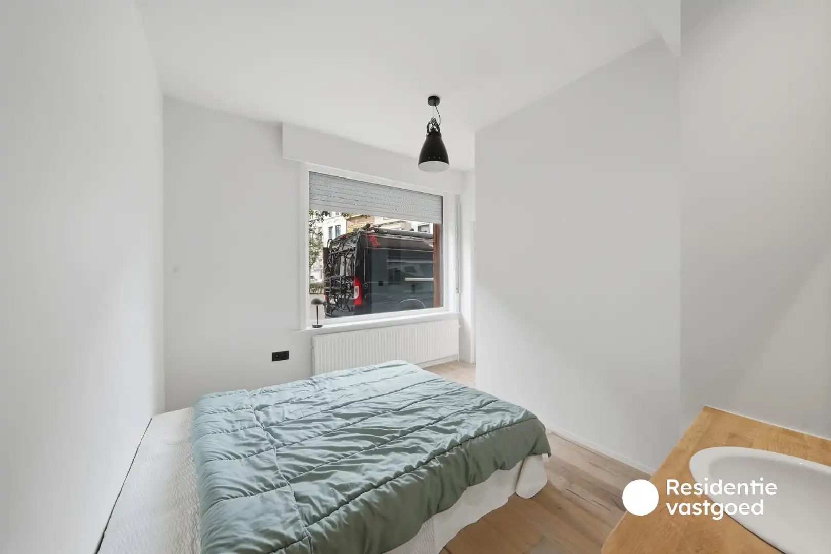 Gelijkvloers en gerenoveerd appartement met garage in Oostende foto 10