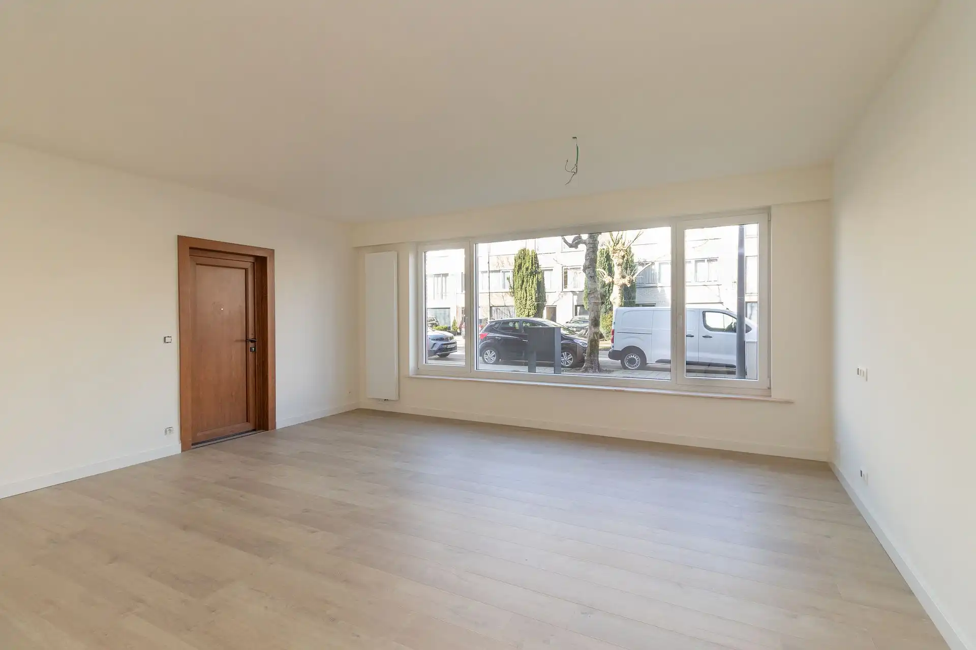 Gerenoveerd gelijkvloers appartement met tuin foto 2