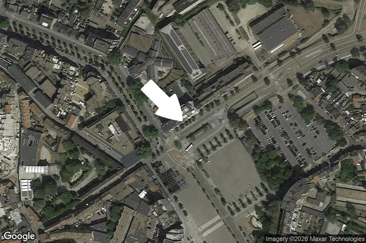 Stijlvol wonen in hartje Hasselt met een uniek uitzicht over het Kolonel Dusartplein foto 24