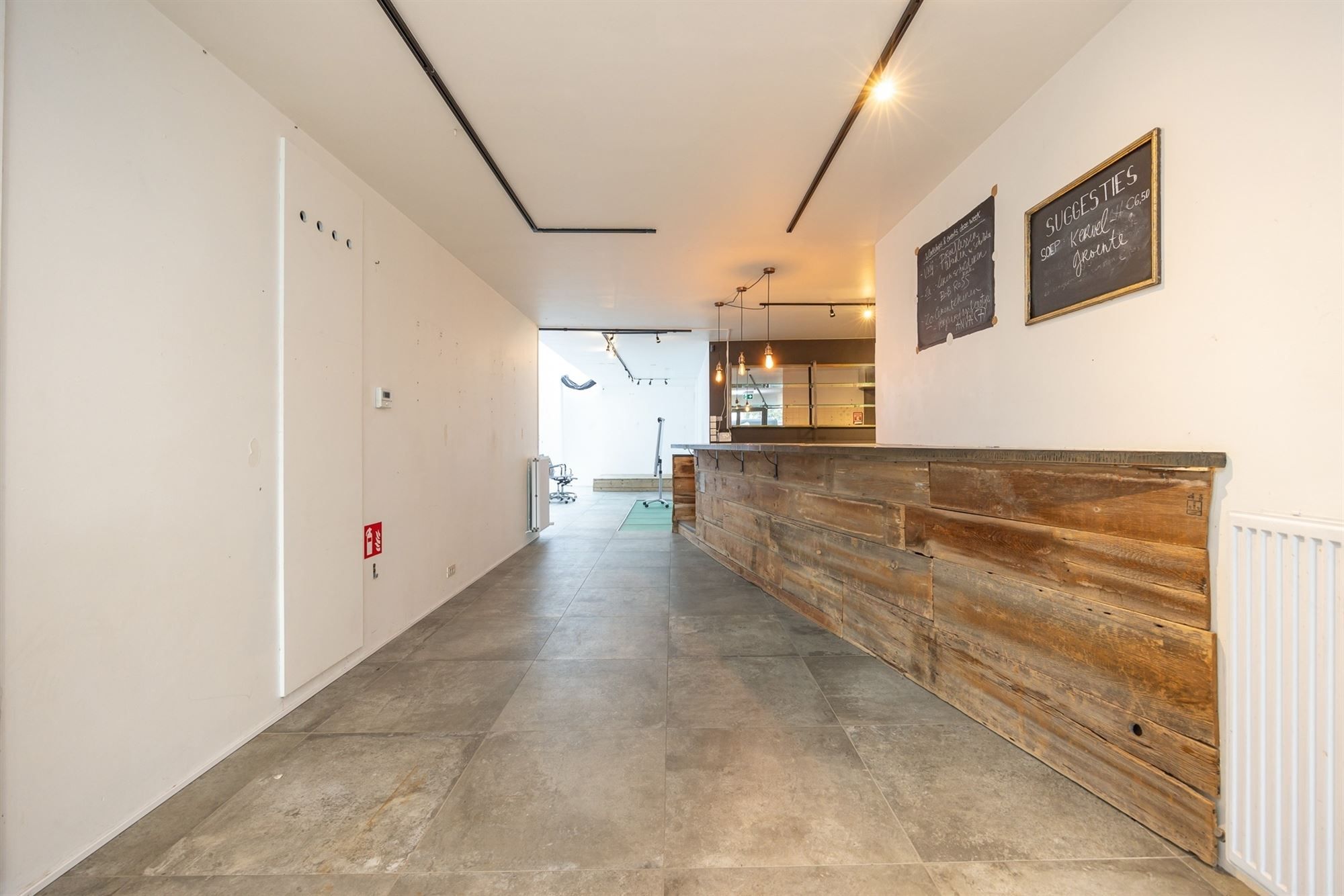 Handelsgelijkvloers van 152m² op toplocatie foto 2