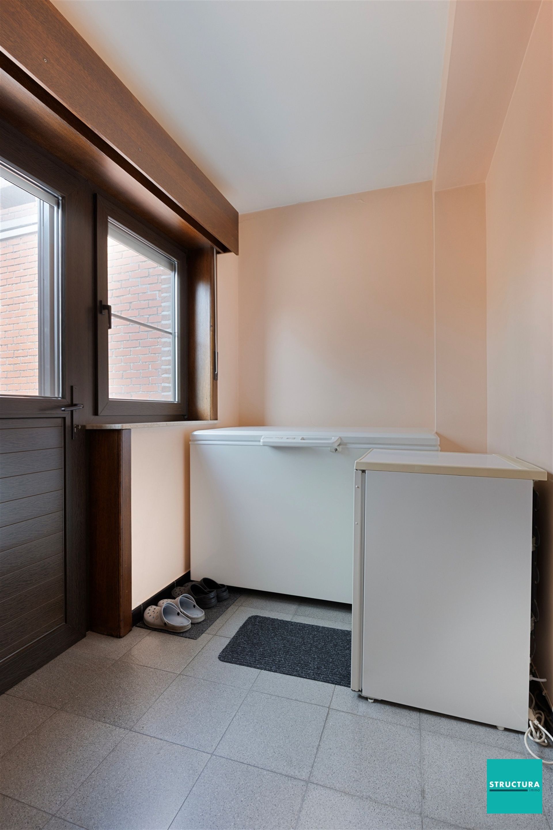 Woning met 4 kamers op terrein van 11a49ca foto 9