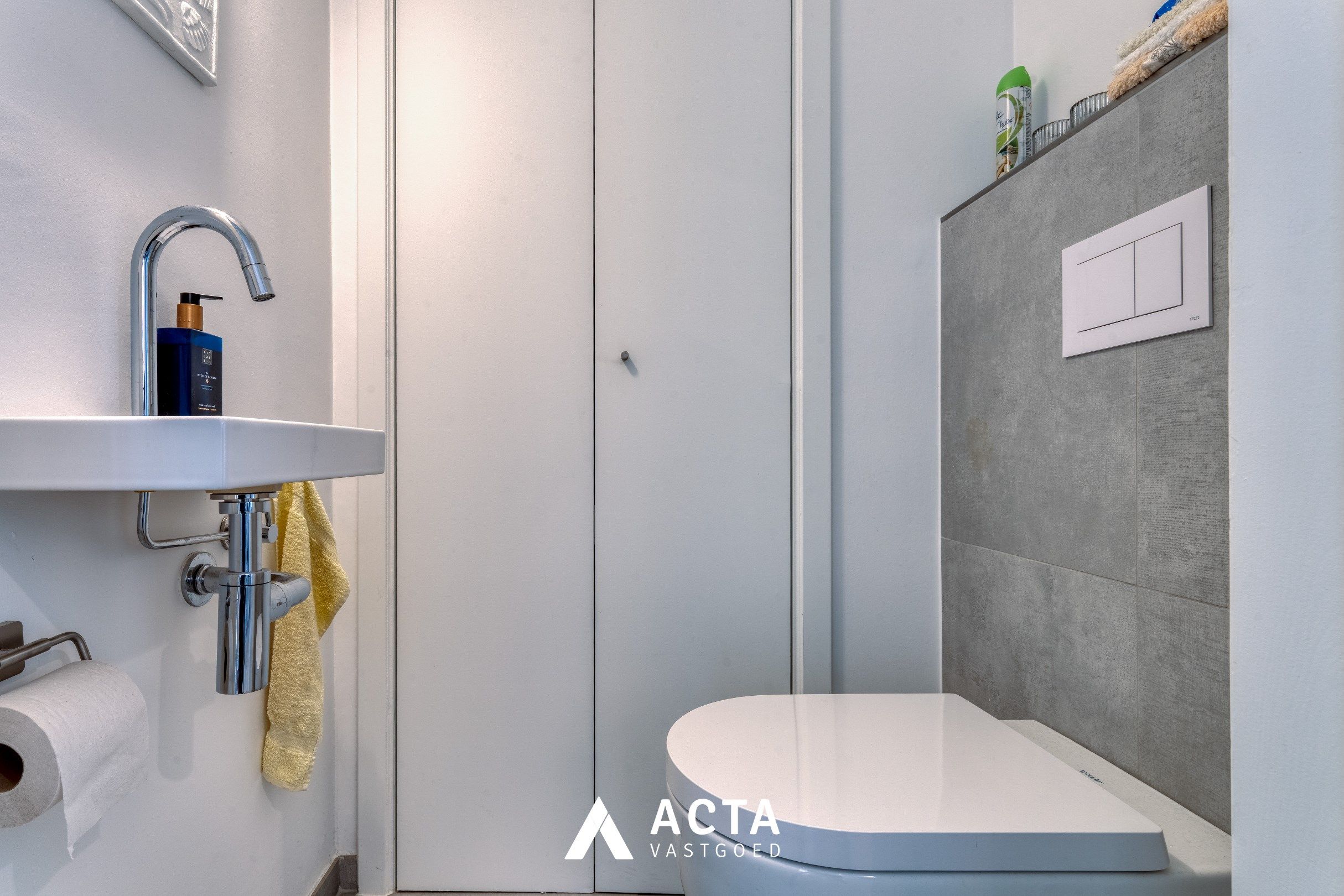 Gerenoveerd drie-slaapkamerappartement op de Zeedijk van Middelkerke foto 14
