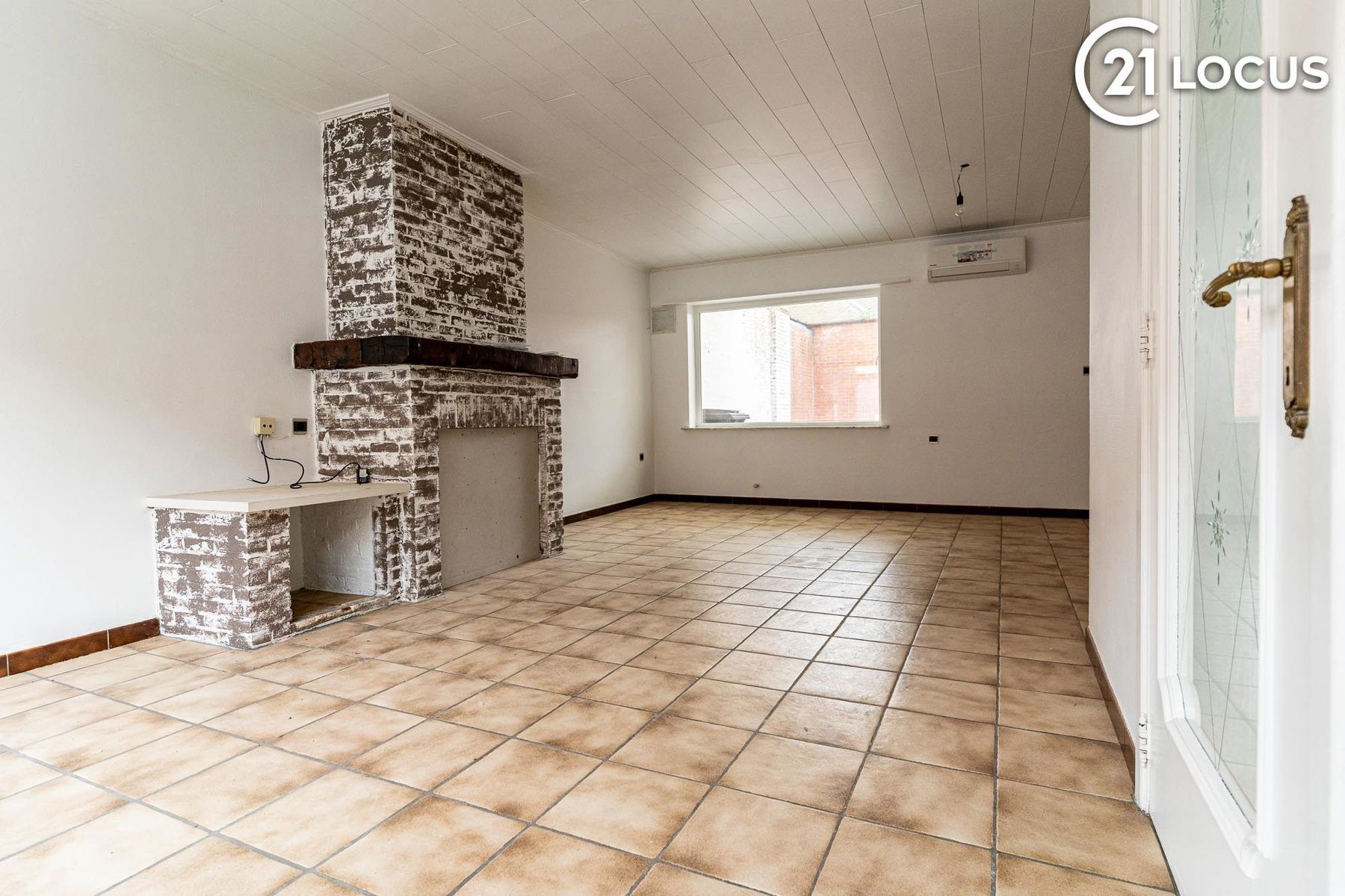 Betaalbare, instapklare woning. Op te frissen naar smaak foto 3