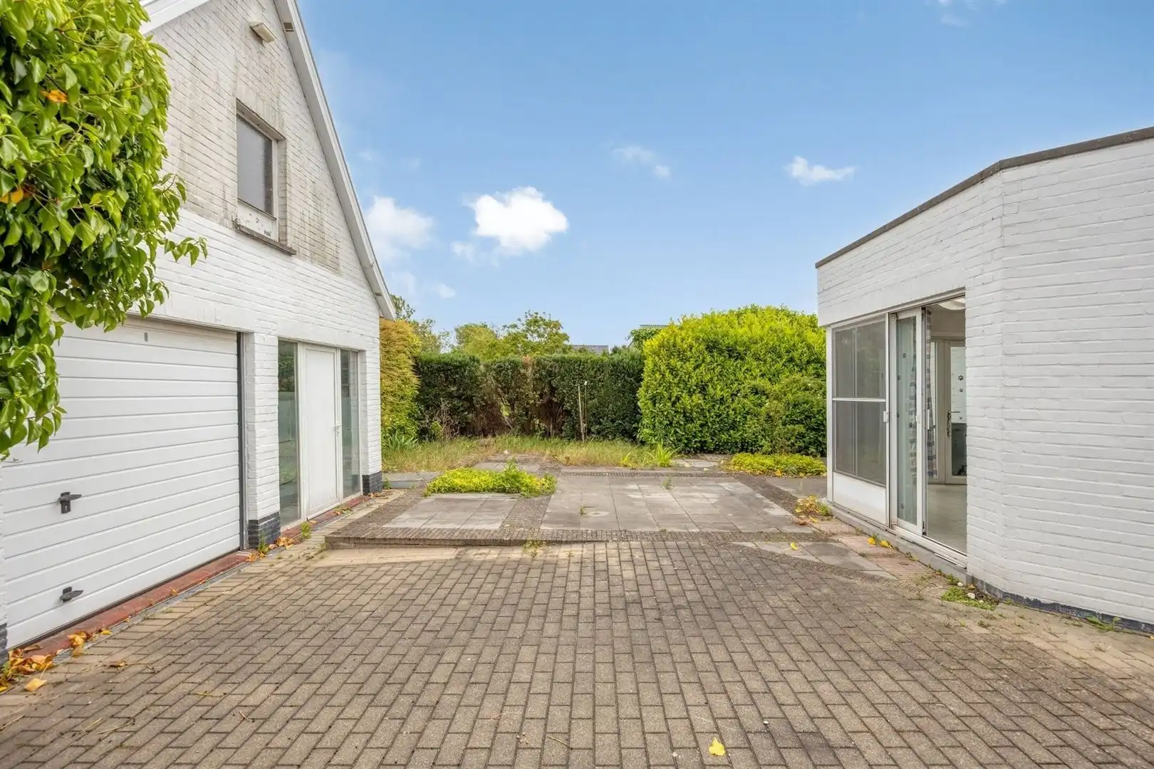 Villa met achterliggend kantoorgebouw foto 21