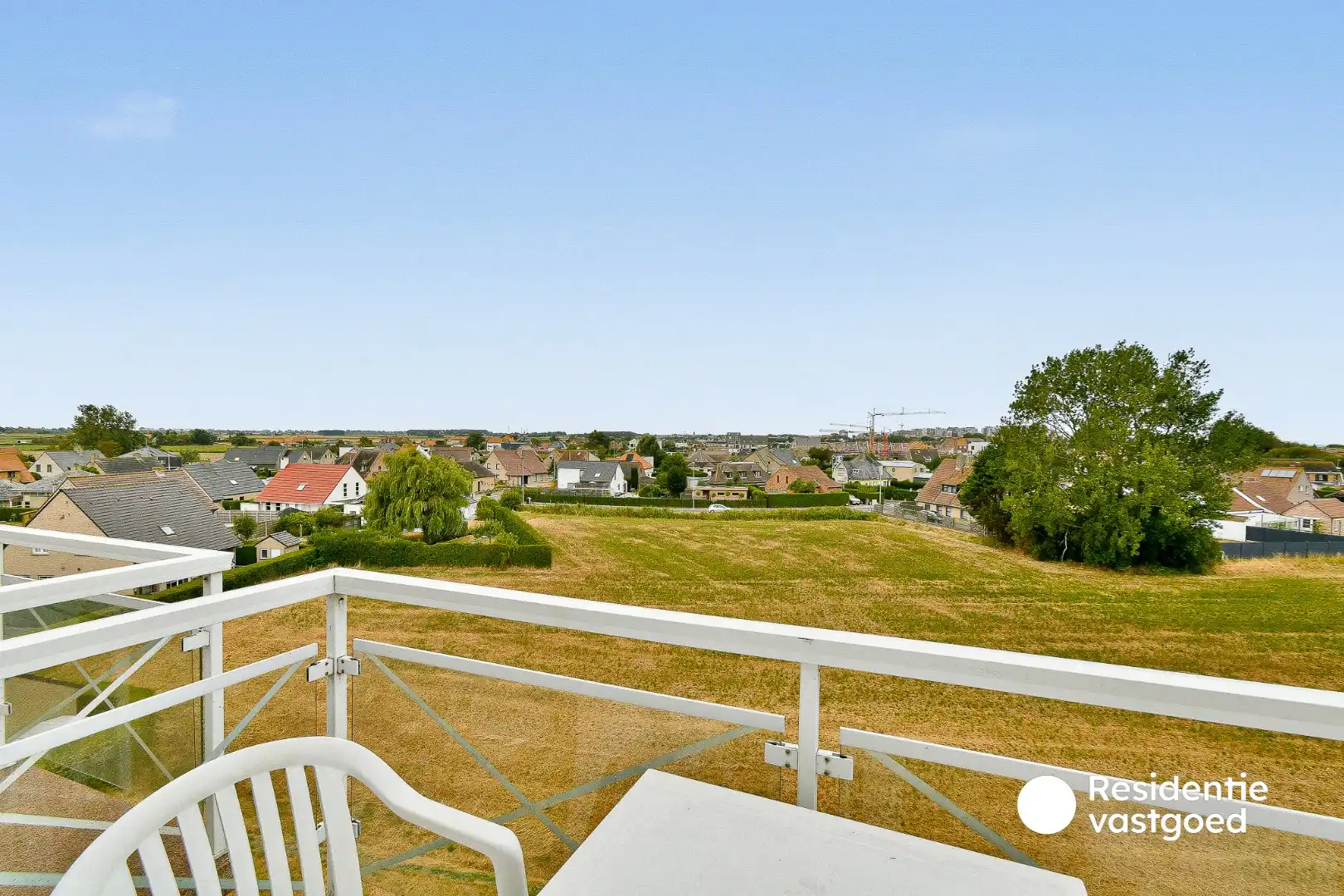 Gemeubelde studio in afgesloten vakantiepark met verwarmd zwembad foto 13