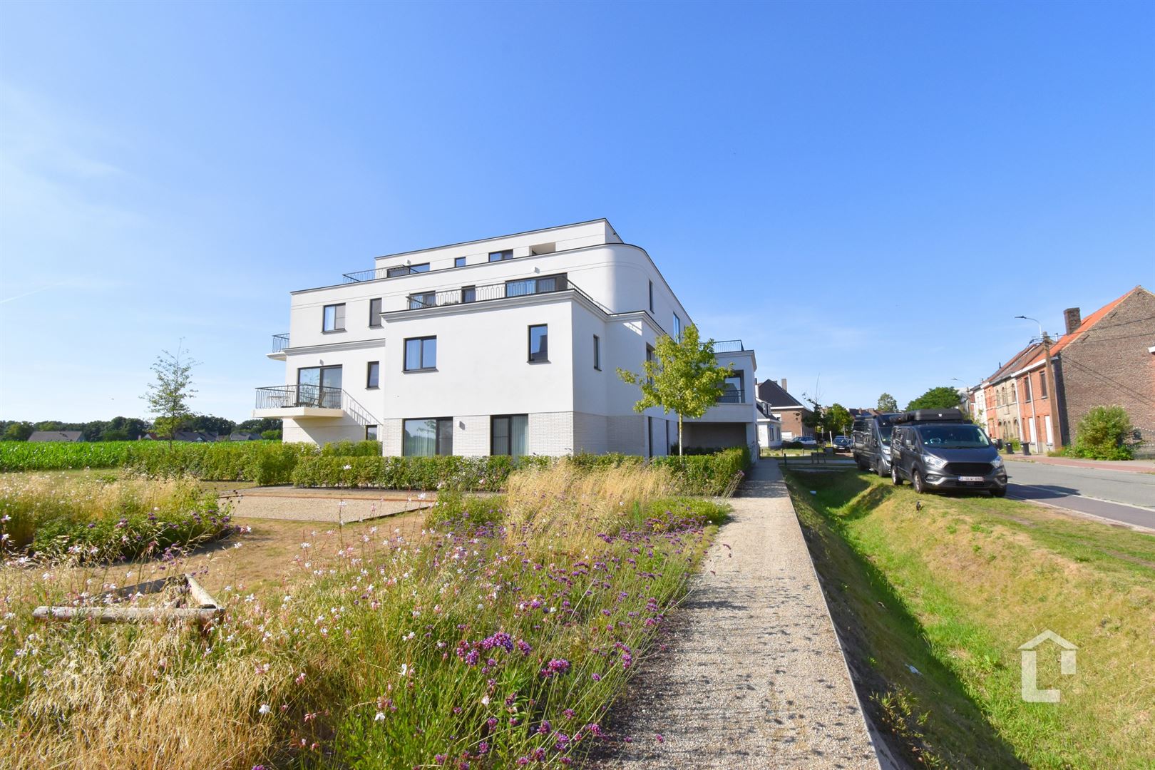 Luxueus, energiezuinig wonen met uitzicht op het groen foto {{pictureIndex}}