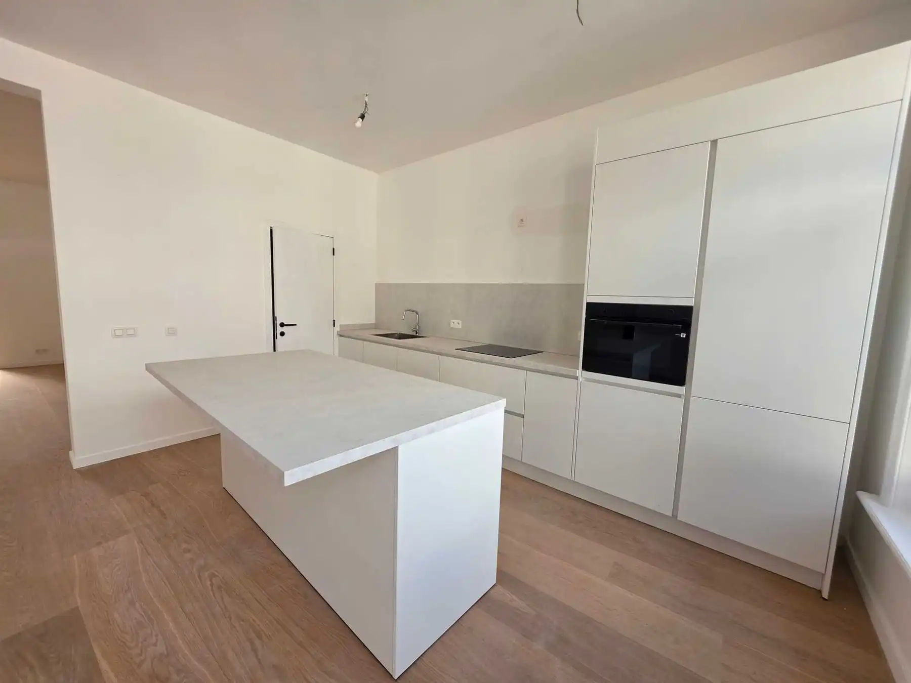 Volledig gerenoveerd appartement met 2 slaapkamers nabij Zurenborg foto 5