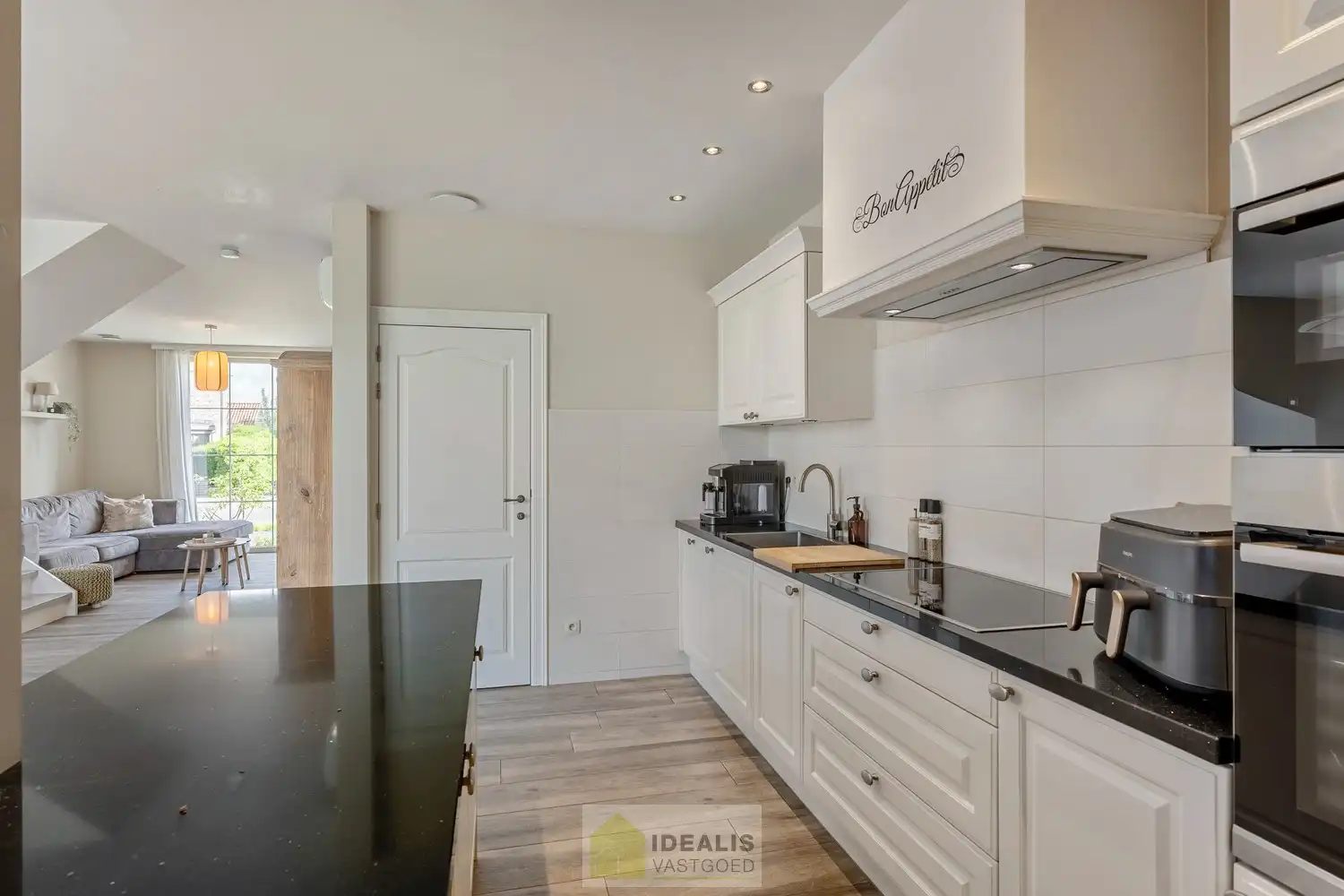 IDEALIS VASTGOED - Prachtige stijlvolle woning met 2 tot 3 slaapkamers op gegeerde locatie! foto 17