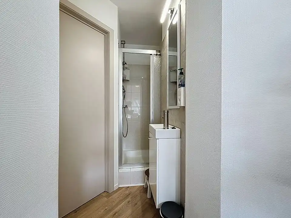Uw eigen plek aan zee: stijlvol duplex-appartement met 3 slpks in het hart van Koksijde foto 21