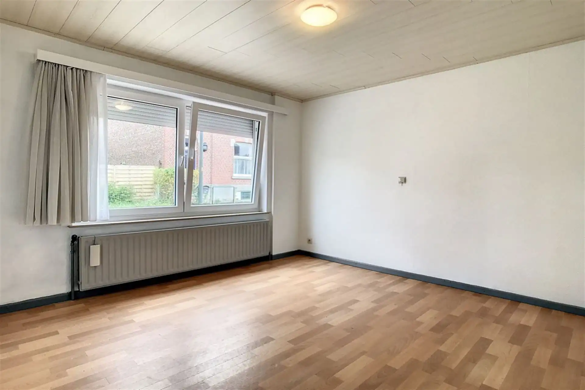 Appartement met garage en gsch tuin foto 6