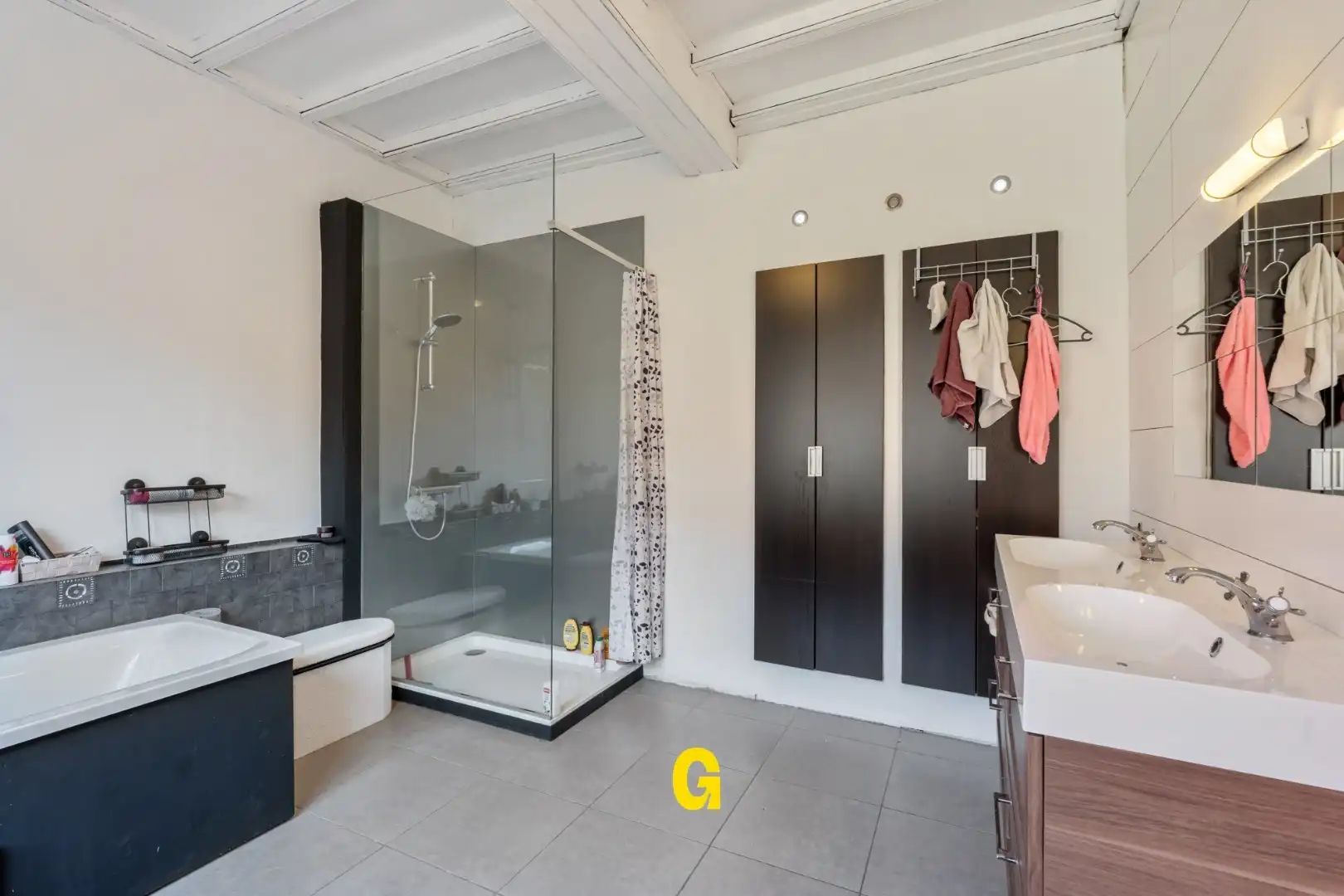 Deels gerenoveerde verder af te werken woning met binnenkoer en stallingen op 12a 05ca in Kleine Spouwen foto 10