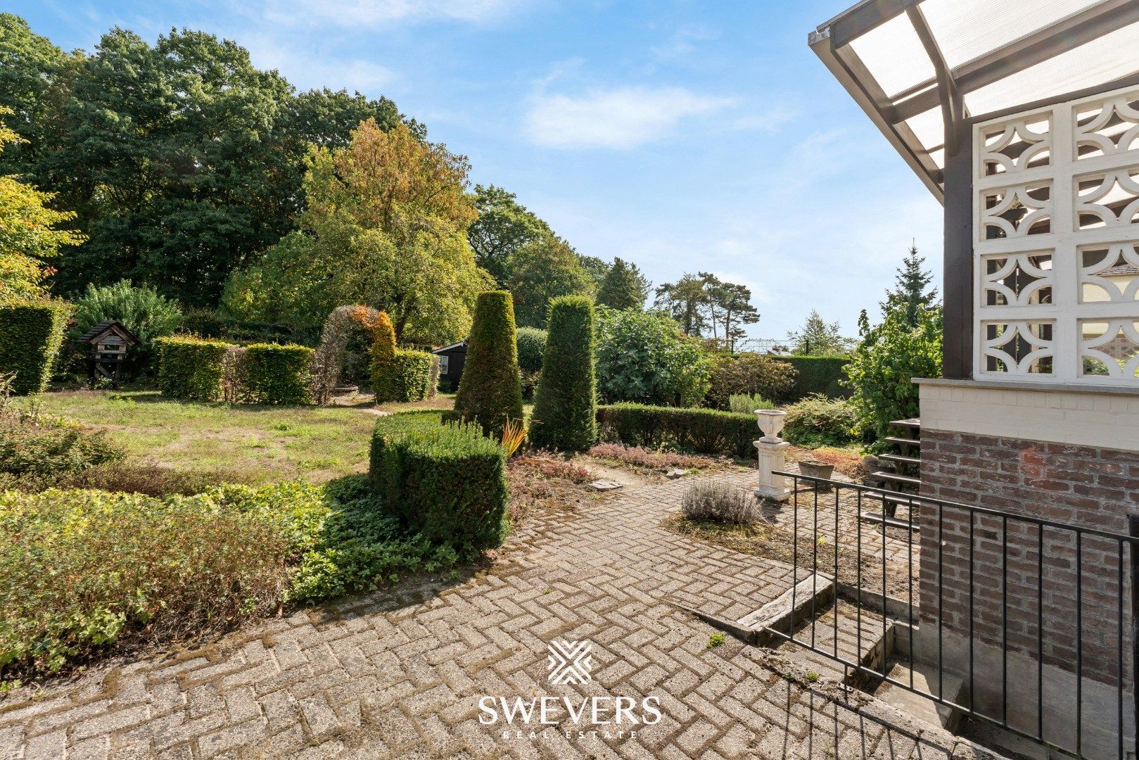 Ruime gezinswoning met 5 SLPK en veel potentieel in groene omgeving foto 26