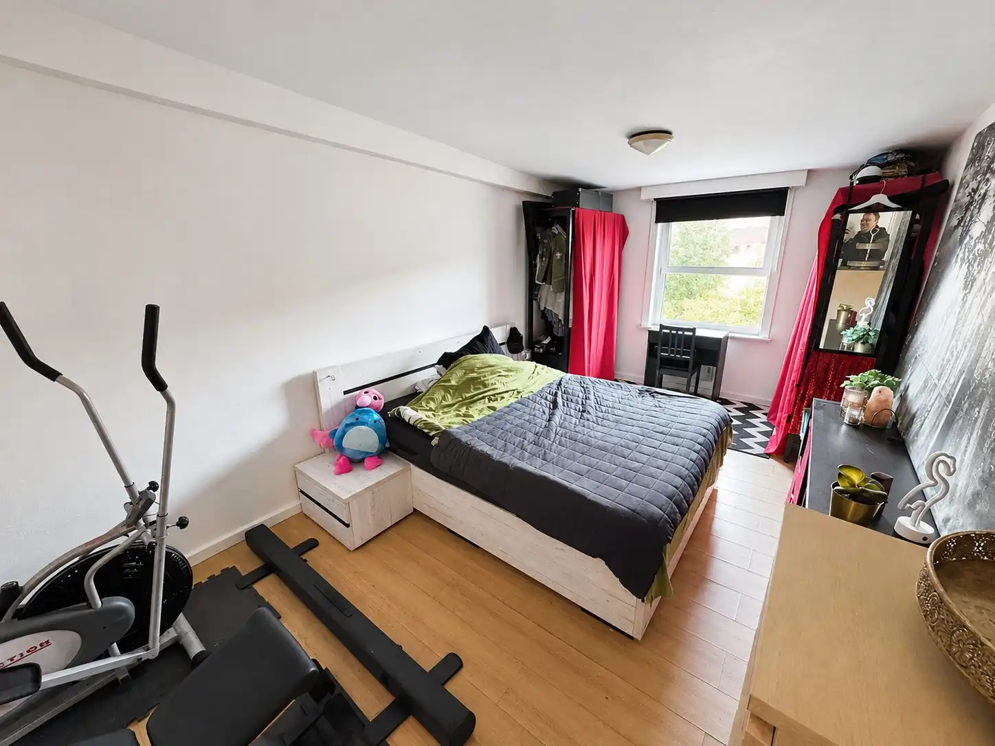Gerenoveerd duplex-appartement in Bredene met 2 slaapkamers en verhuurd aan € 595/maand. foto 7