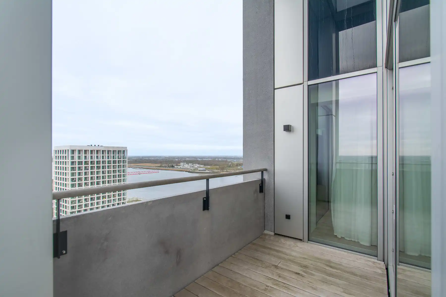 Prachtig 2-kamer app. met prachtig zicht over park en stad foto 16