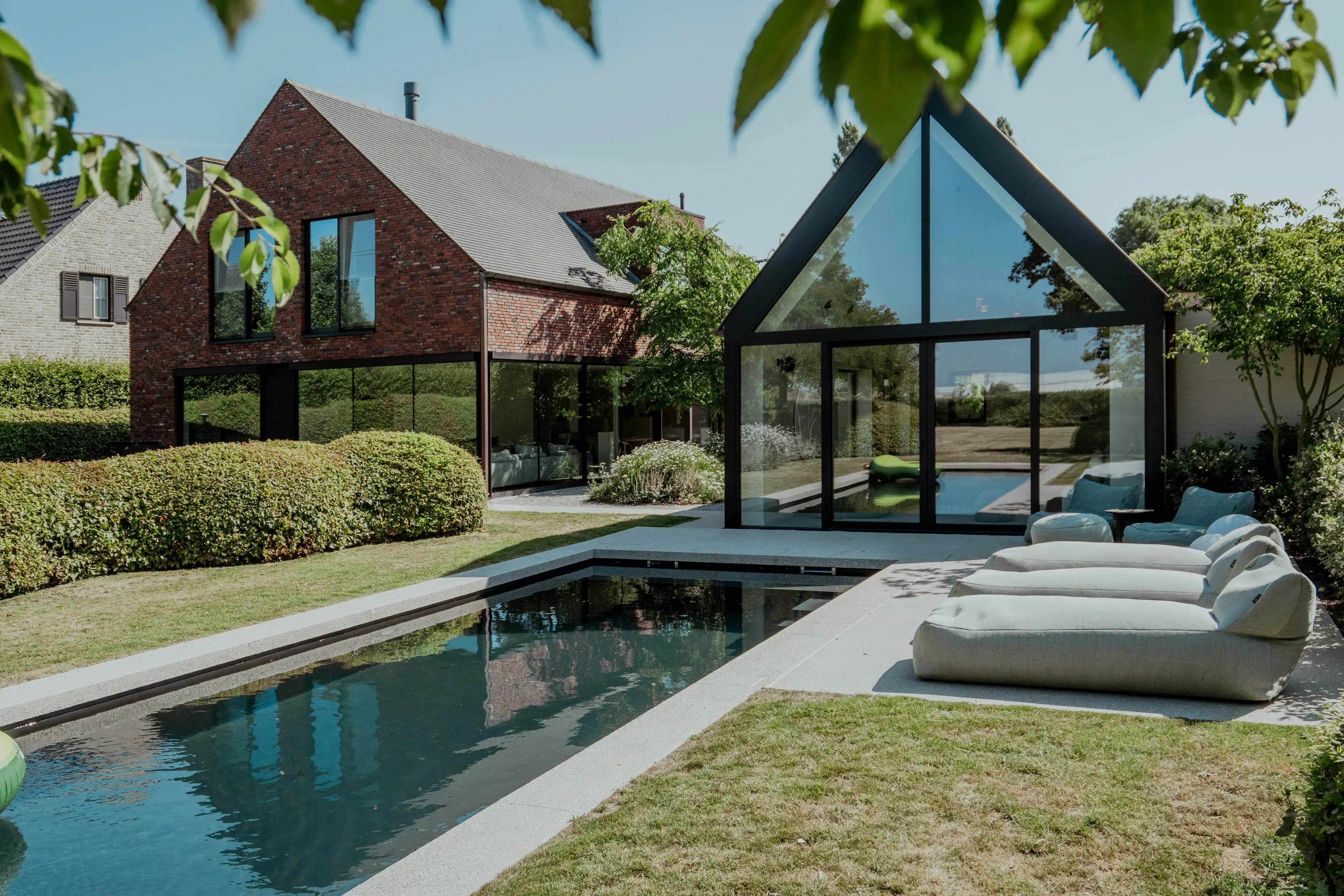 Exclusieve villa met zwembad, poolhouse op een perceel van 1.640 m² foto 2