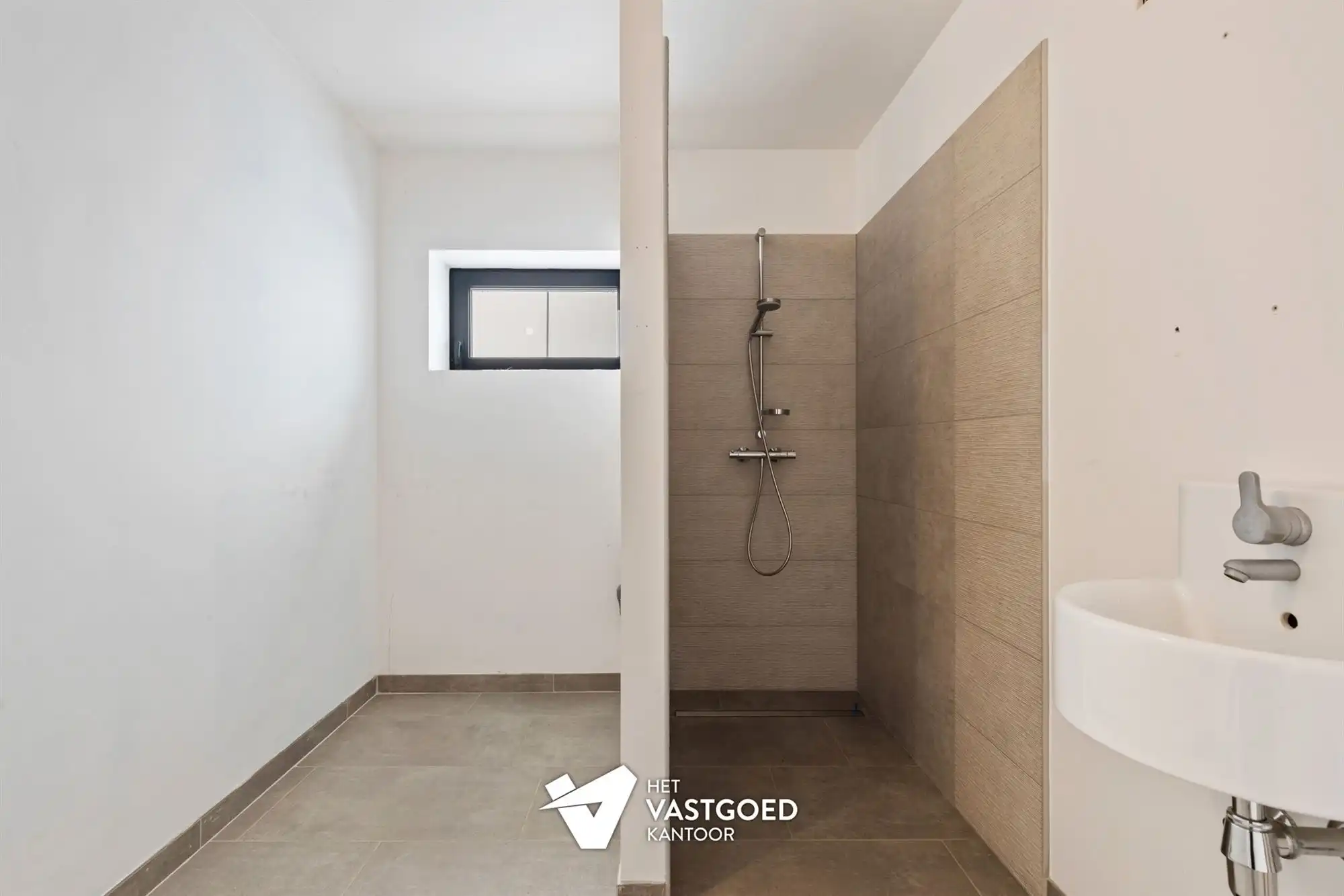 ZEER RUIME WONING MET TAL VAN MOGELIJKHEDEN OP BREED PERCEEL VAN 15 ARE TE KOERSEL foto 23