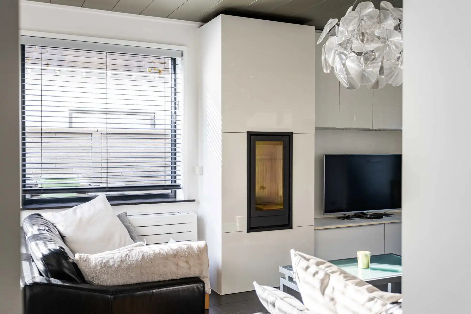 Prachtig onderhouden en instapklare woning vlakbij het centrum van Lede foto 6