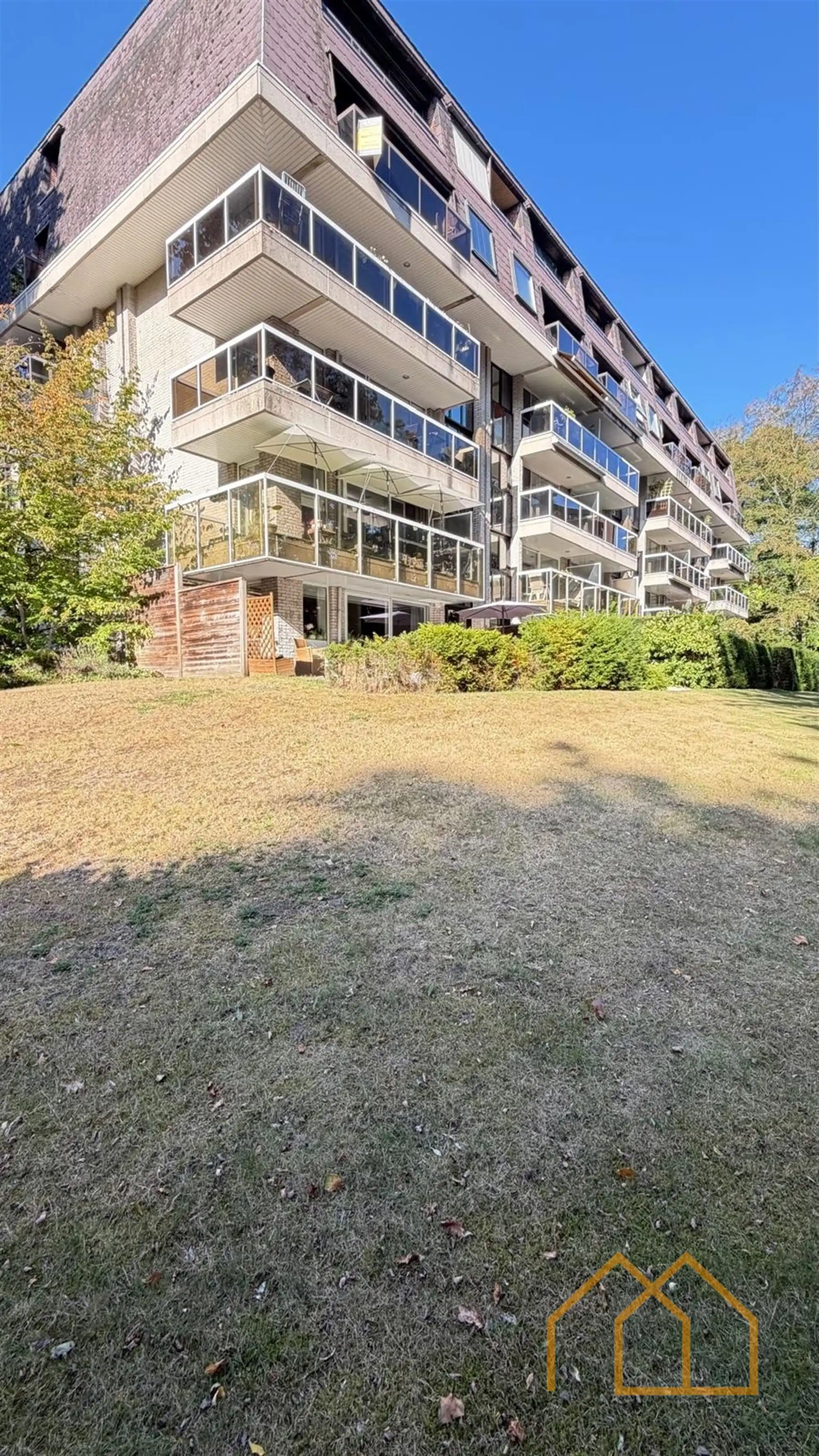 Groot hoek-appartement met 3 terrassen en dubbele garage foto 37