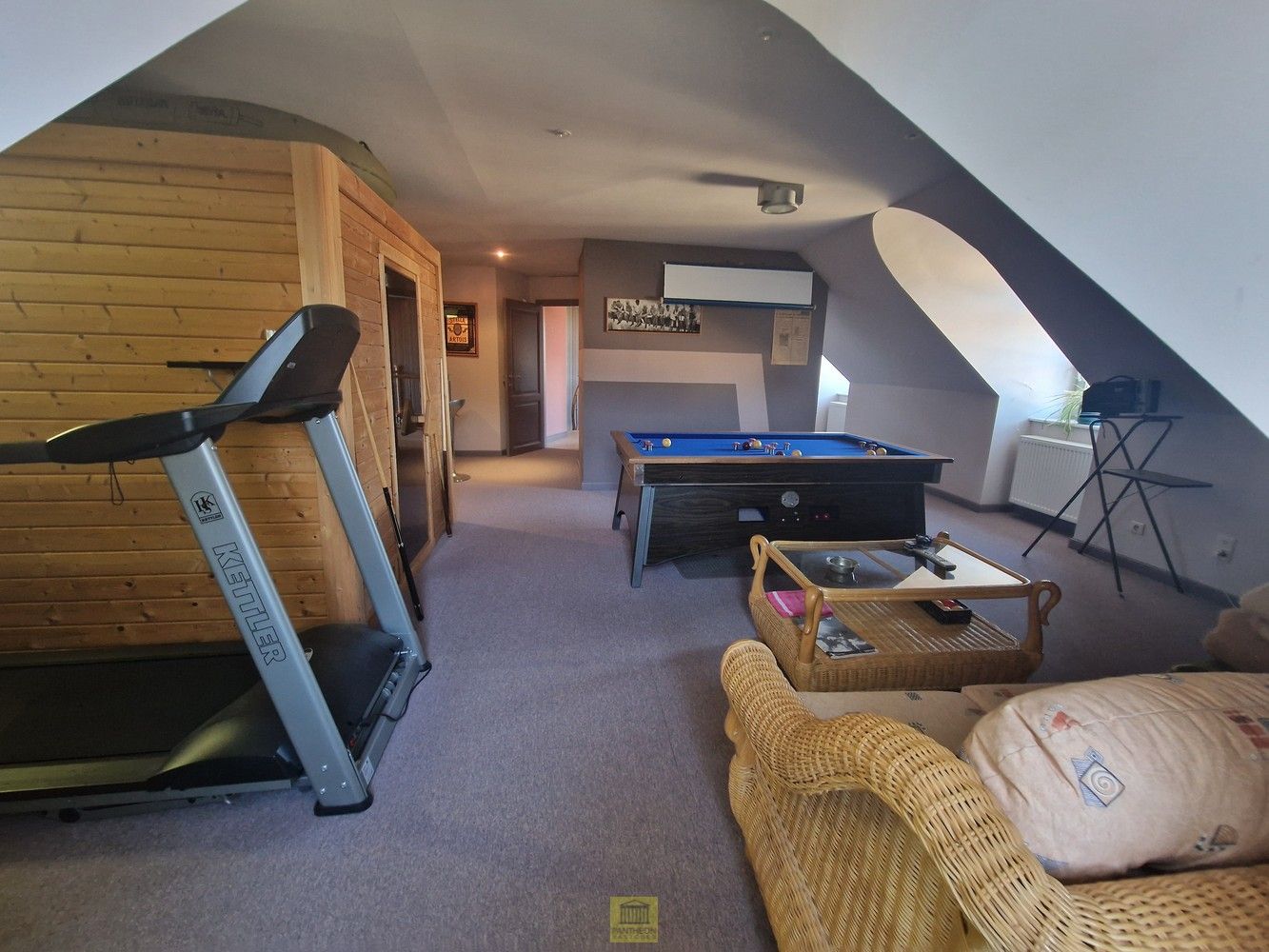 Charmante ruime villa in rustige, doodlopende straat foto 24