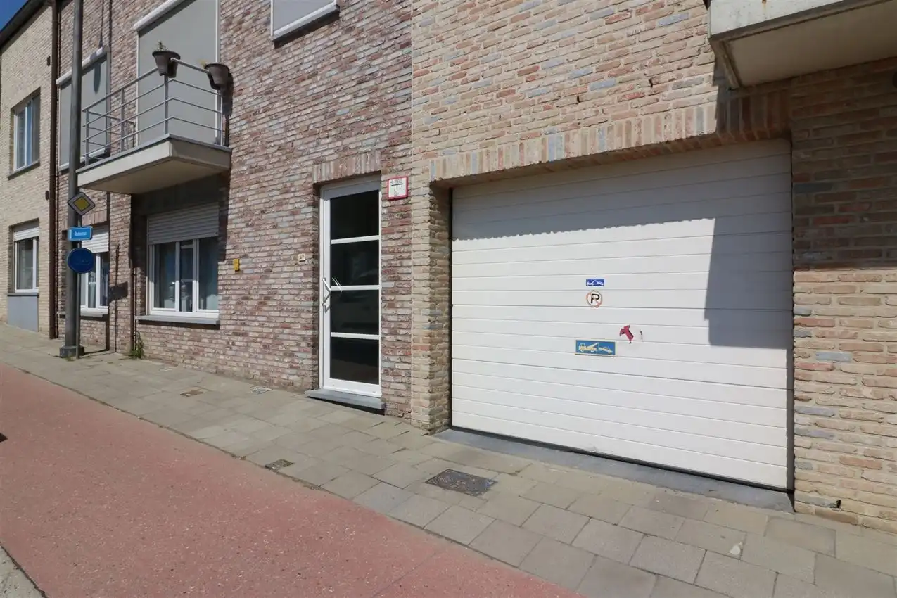 Gelijkvloers wonen met tuintje en autostaanplaats in centrum foto 40