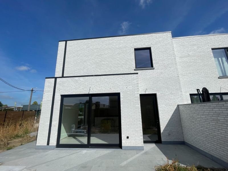 PRACHTIGE NIEUWBOUWWONING MET 3 SLAAPKAMERS TE HUUR foto 16